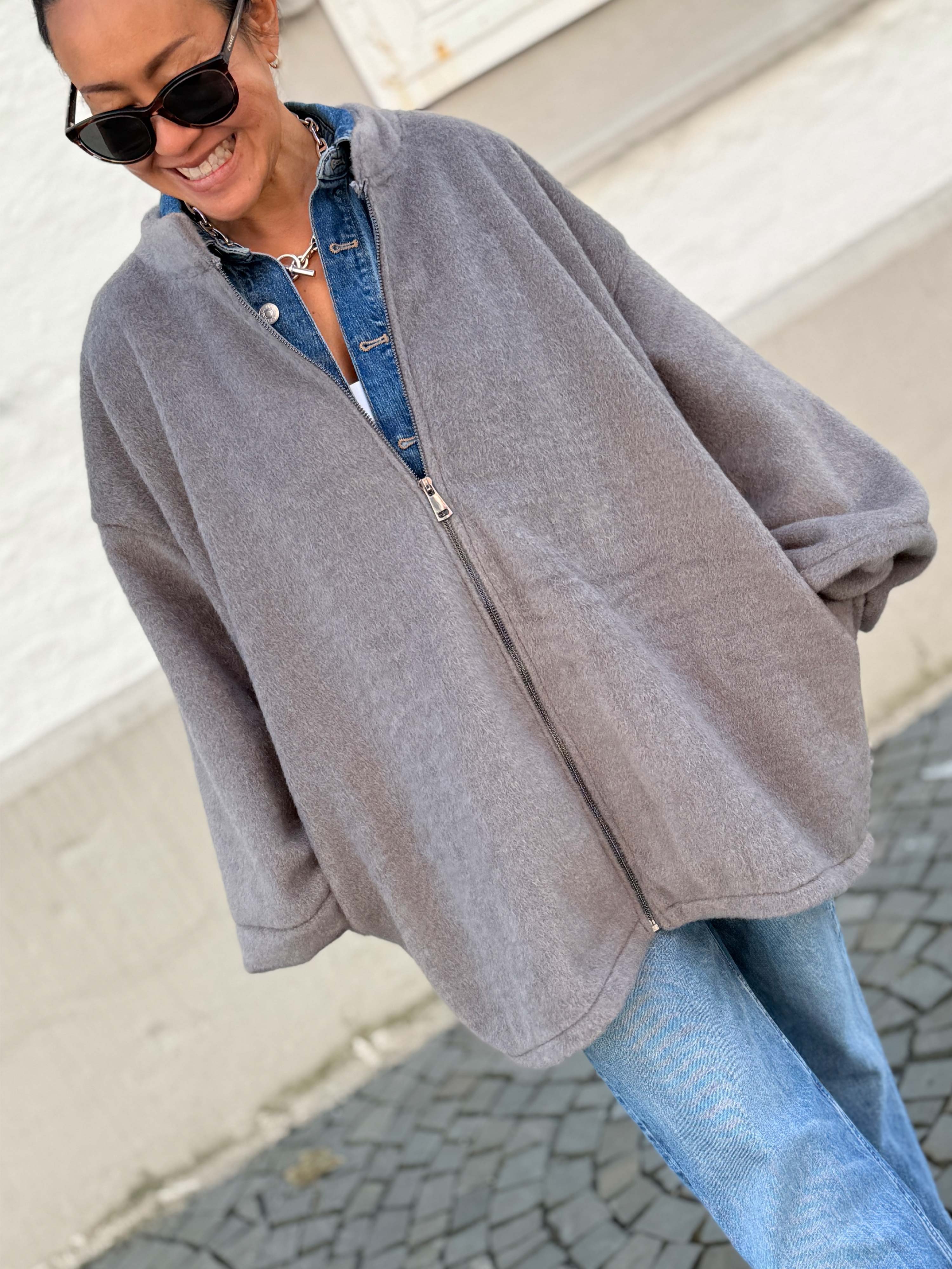 Oversize Jacke mit Taschen - SIGNATURE - Grau Oversize Jacke mit Taschen - SIGNATURE - Grau