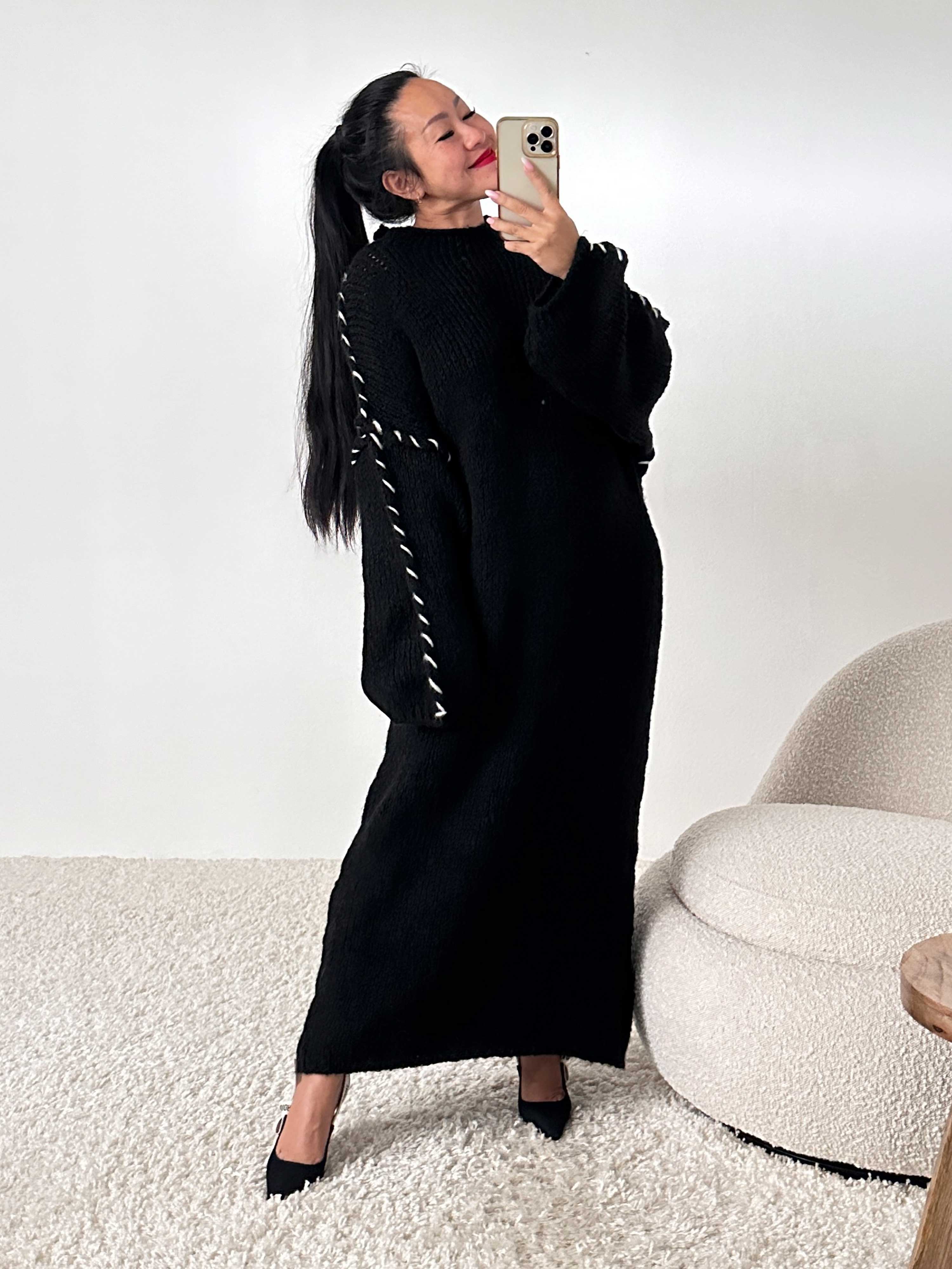 Strickkleid mit Stehkragen FLAUSCHI - TRUE - Schwarz