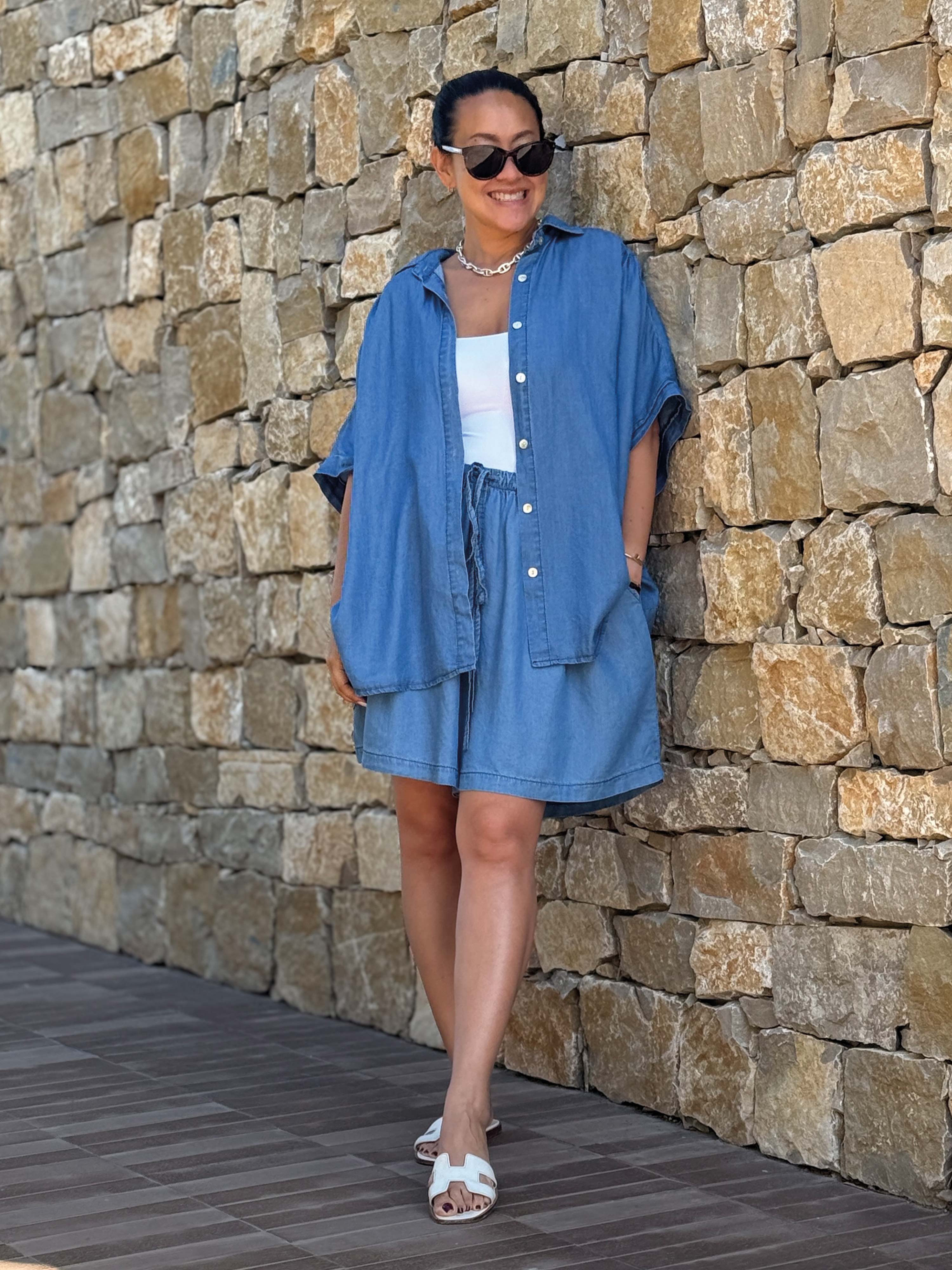 Leichte Lyocell Oversize Kurzarm Bluse MIDI - Medium Blue