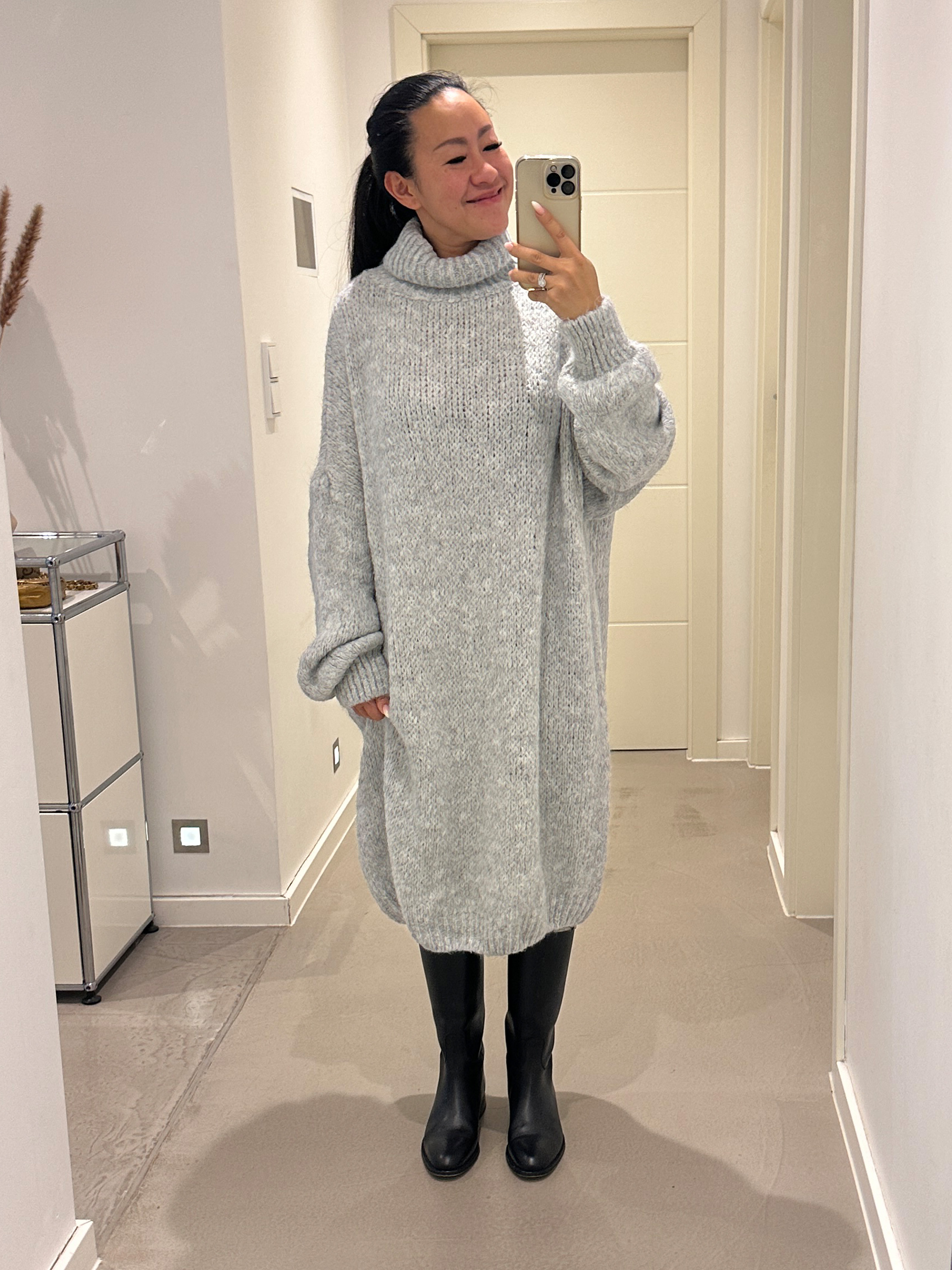 Oversize Long Strickpullover FLAUSCHI mit Rollkragen - Hellgrau