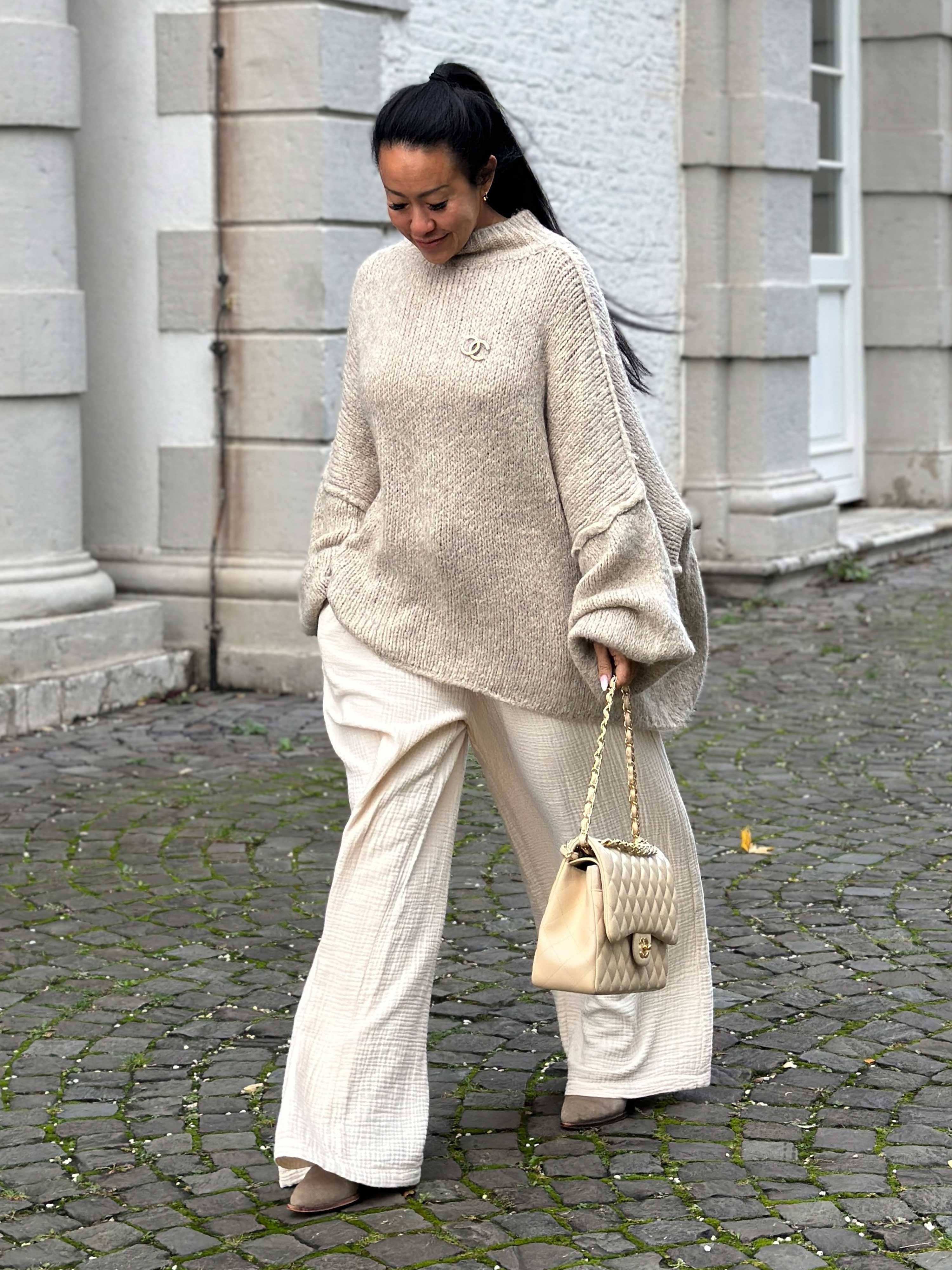 M1040-Beige-Neu-2 Oversize Strickpullover mit Stehkragen FLAUSCHI - REGULAR - Beige