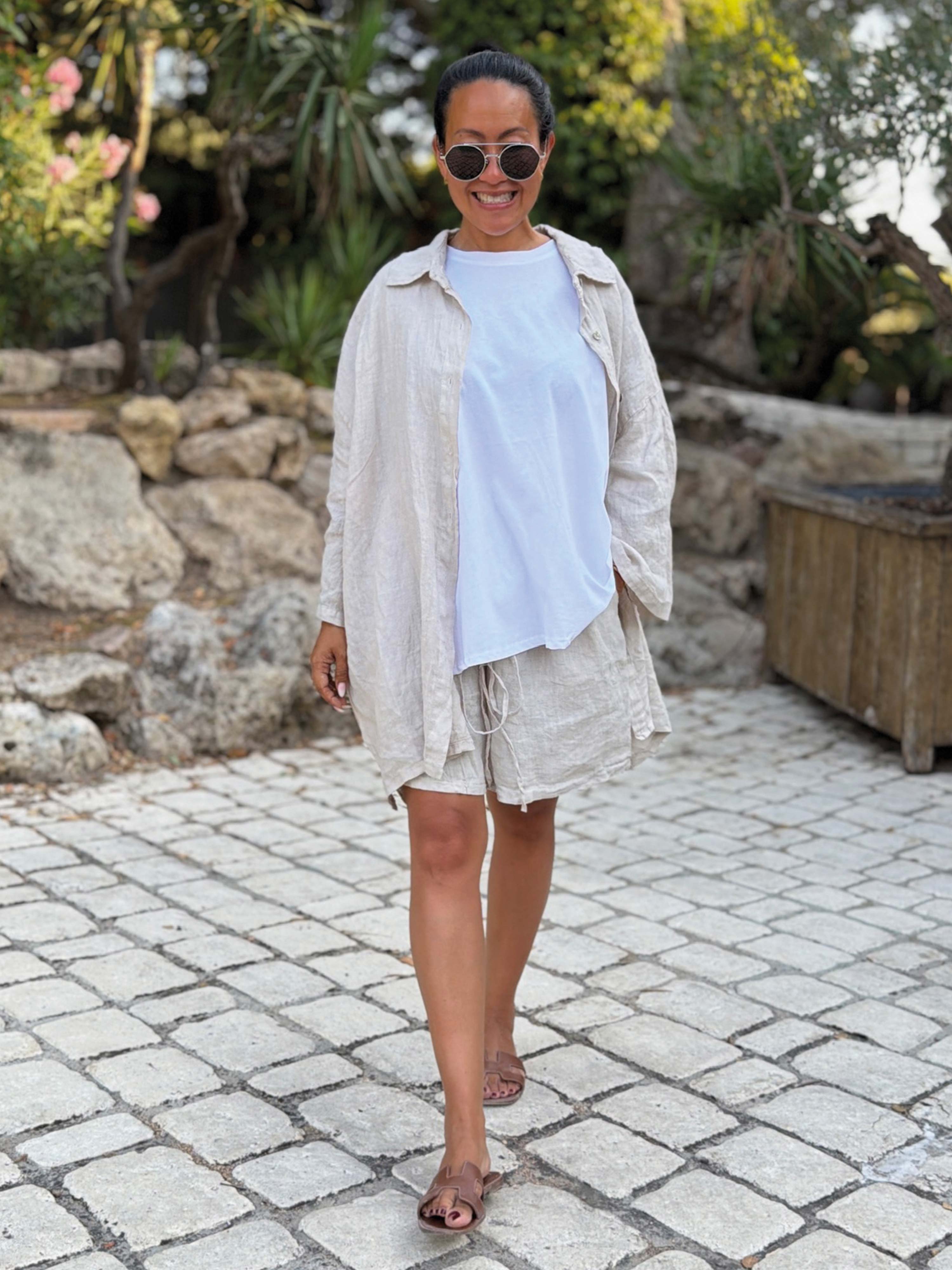 Leinen Oversize Bluse mit Seitenschlitz - Beige