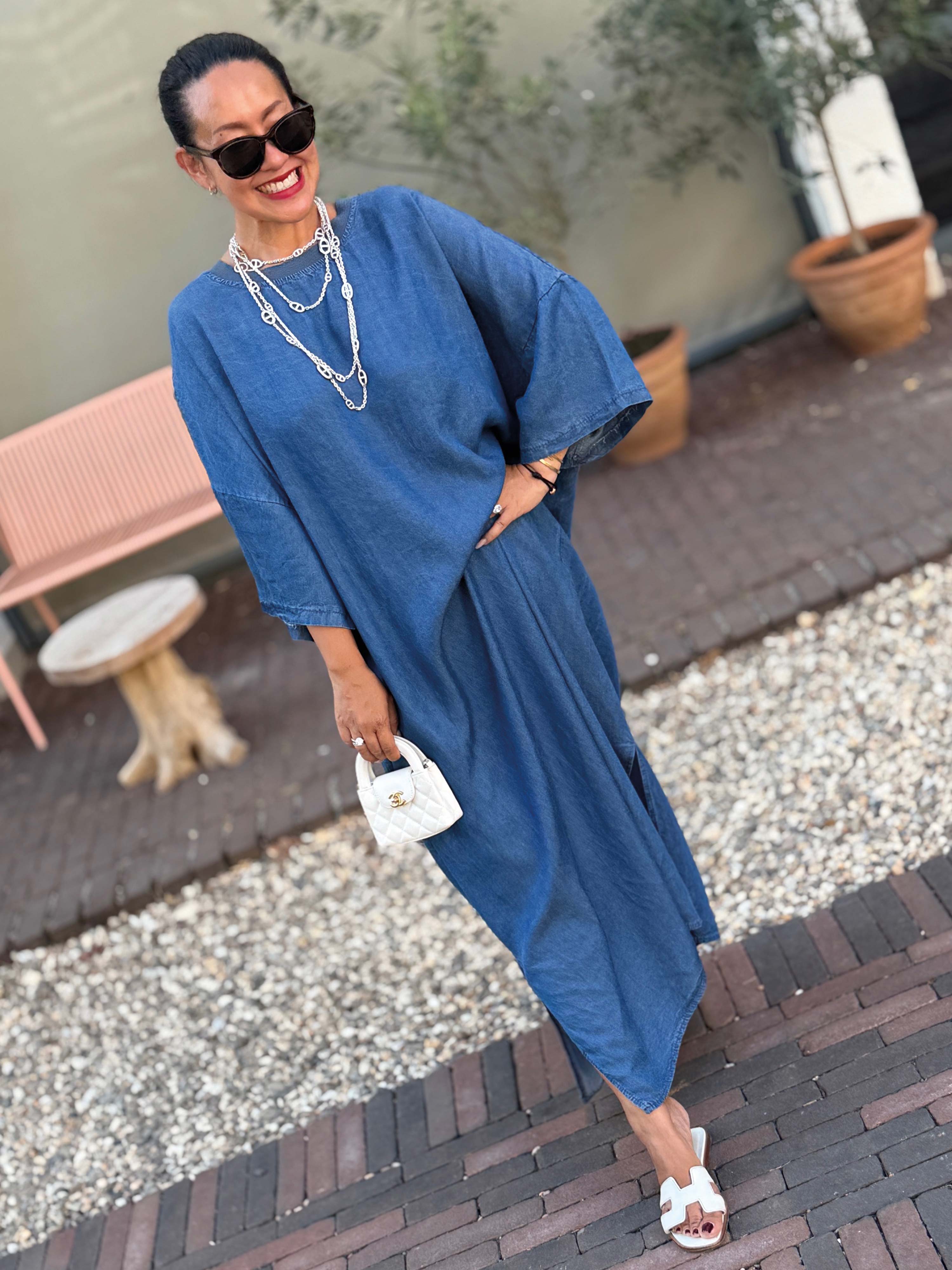 Leichtes Lyocell Oversize Kurzarm Sweatkleid - Medium Blue Leichtes Lyocell Oversize Kurzarm Sweatkleid - Medium Blue