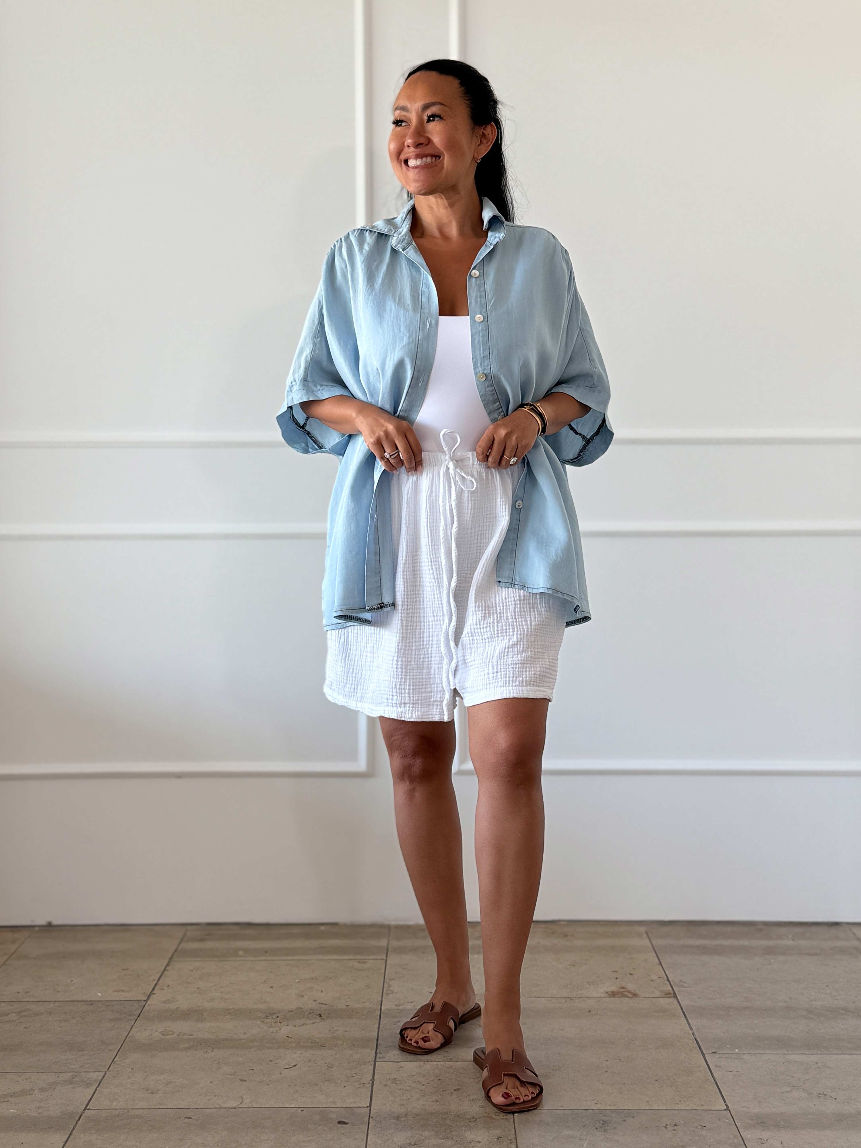 Leichte Lyocell Oversize Kurzarm Bluse MIDI - Light Blue Leichte Lyocell Oversize Kurzarm Bluse MIDI - Light Blue