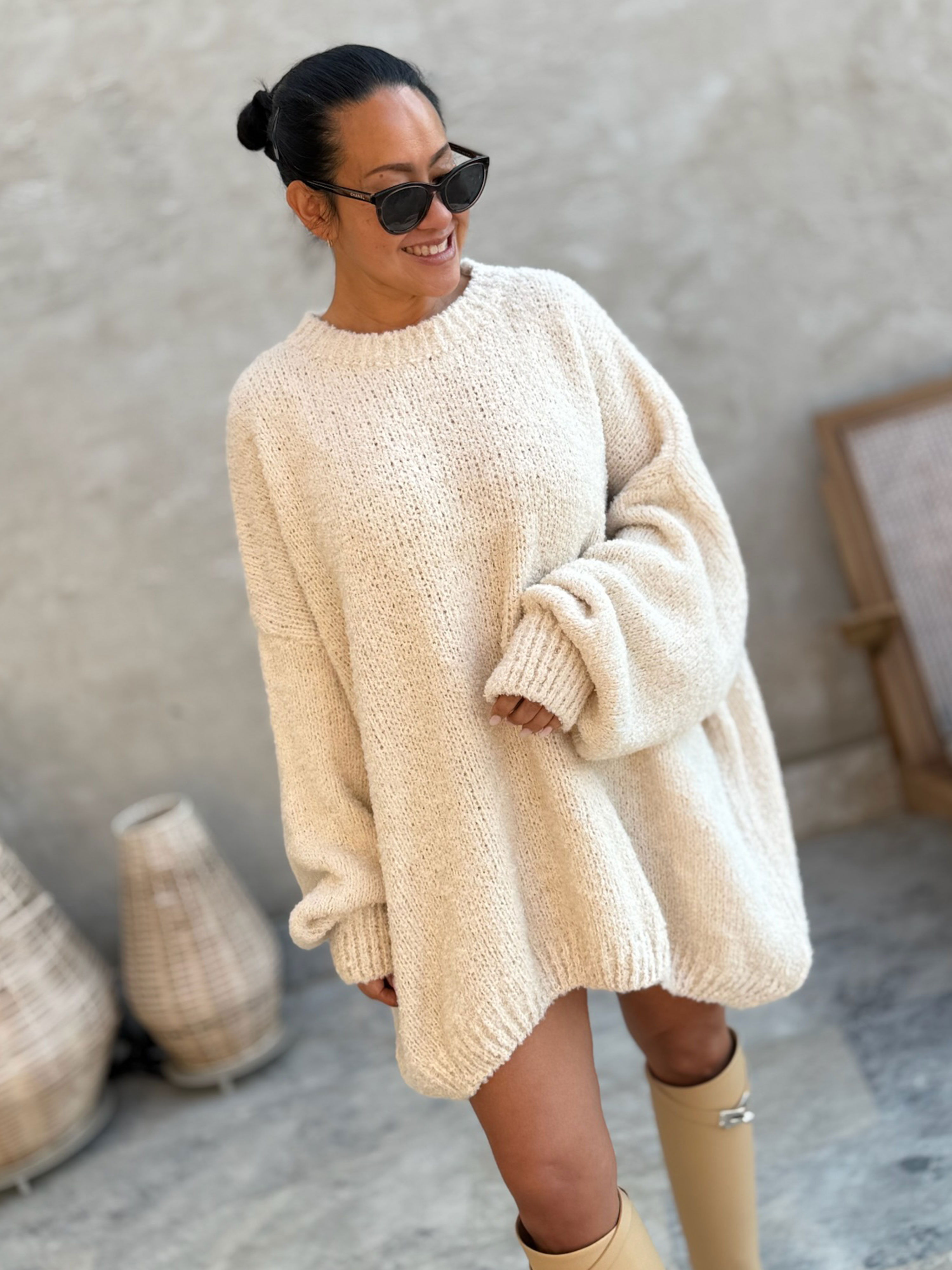 Oversize Bouclé Strickpullover mit Rundhalsausschnitt - Creme