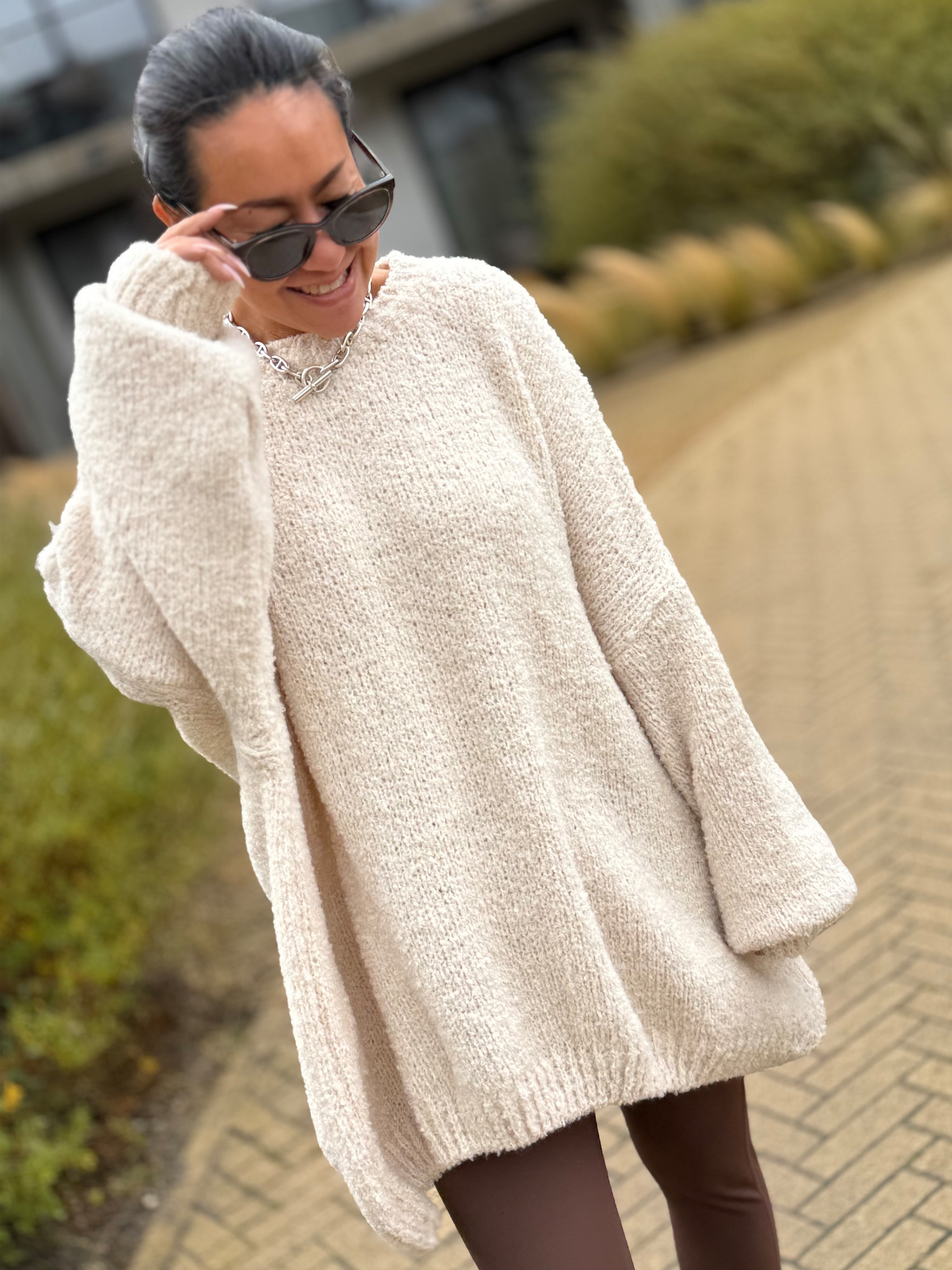 Oversize Bouclé Strickpullover mit Rundhalsausschnitt - Creme