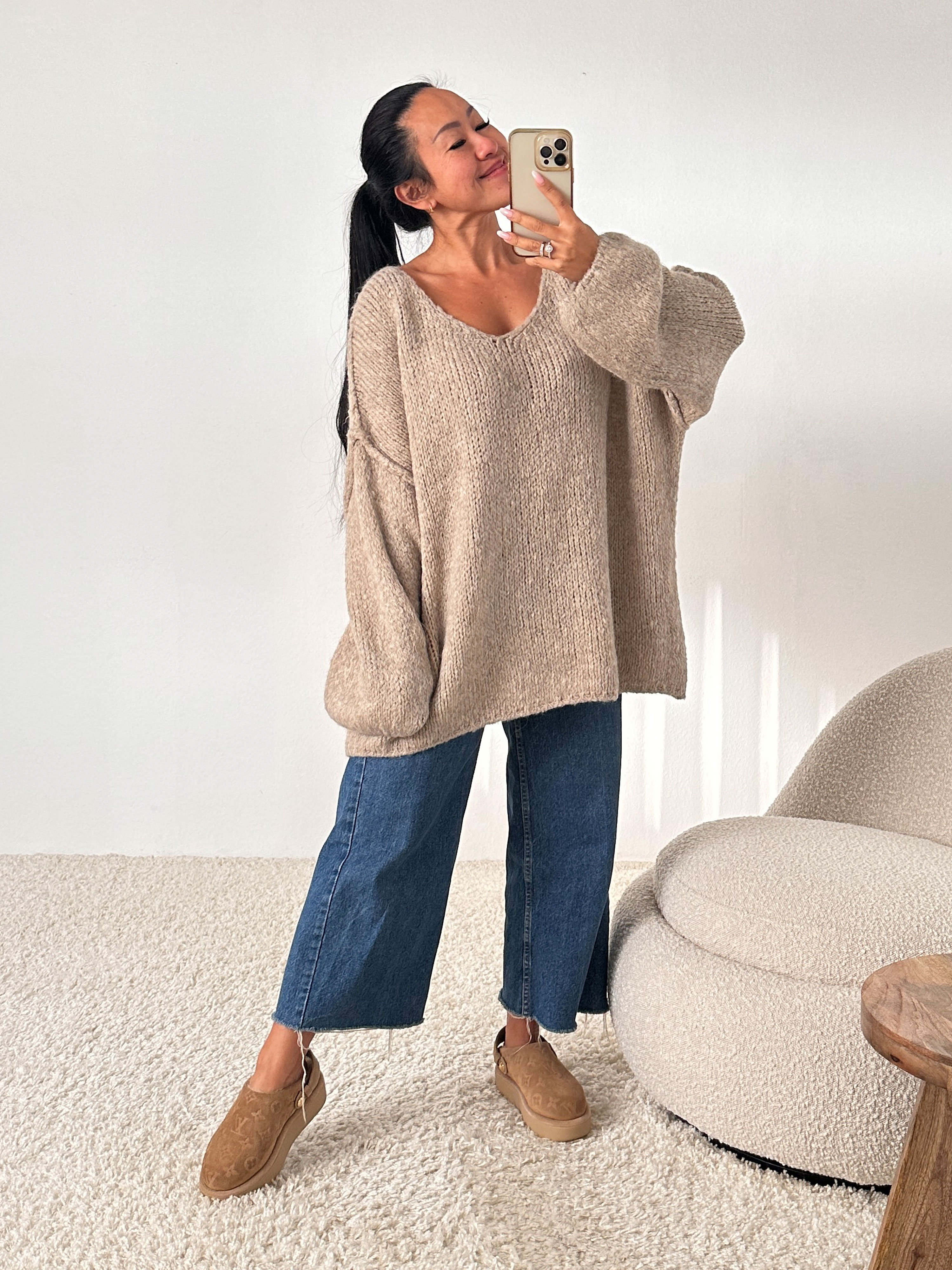 1062-Beige-Neu-2 Oversize Strickpullover mit V-Ausschnitt - FLAUSCHI - Beige