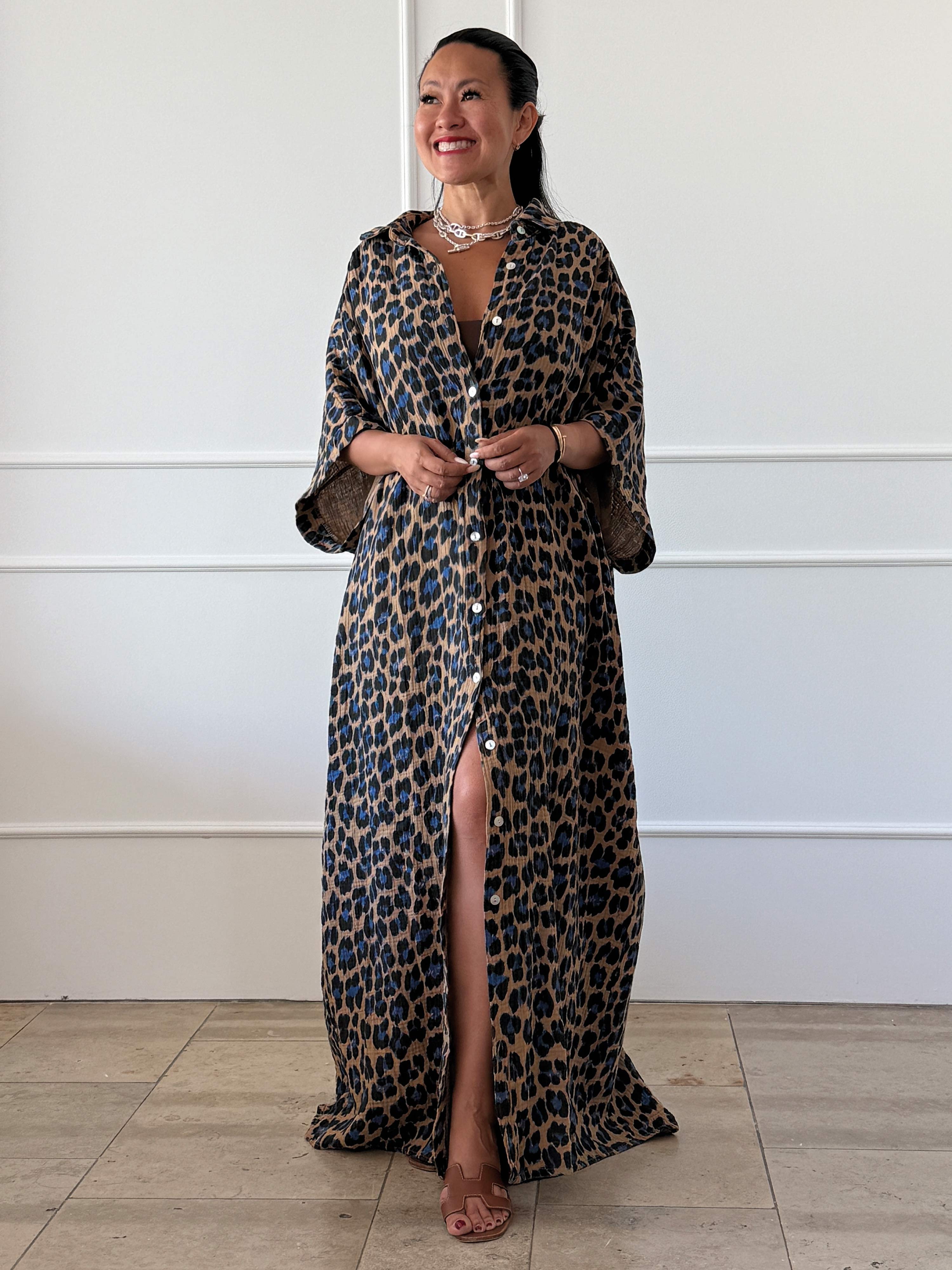 Musselin Oversize Kurzarm Blusenkleid - CAPRI - LEOPARD - Royalblau/Camel