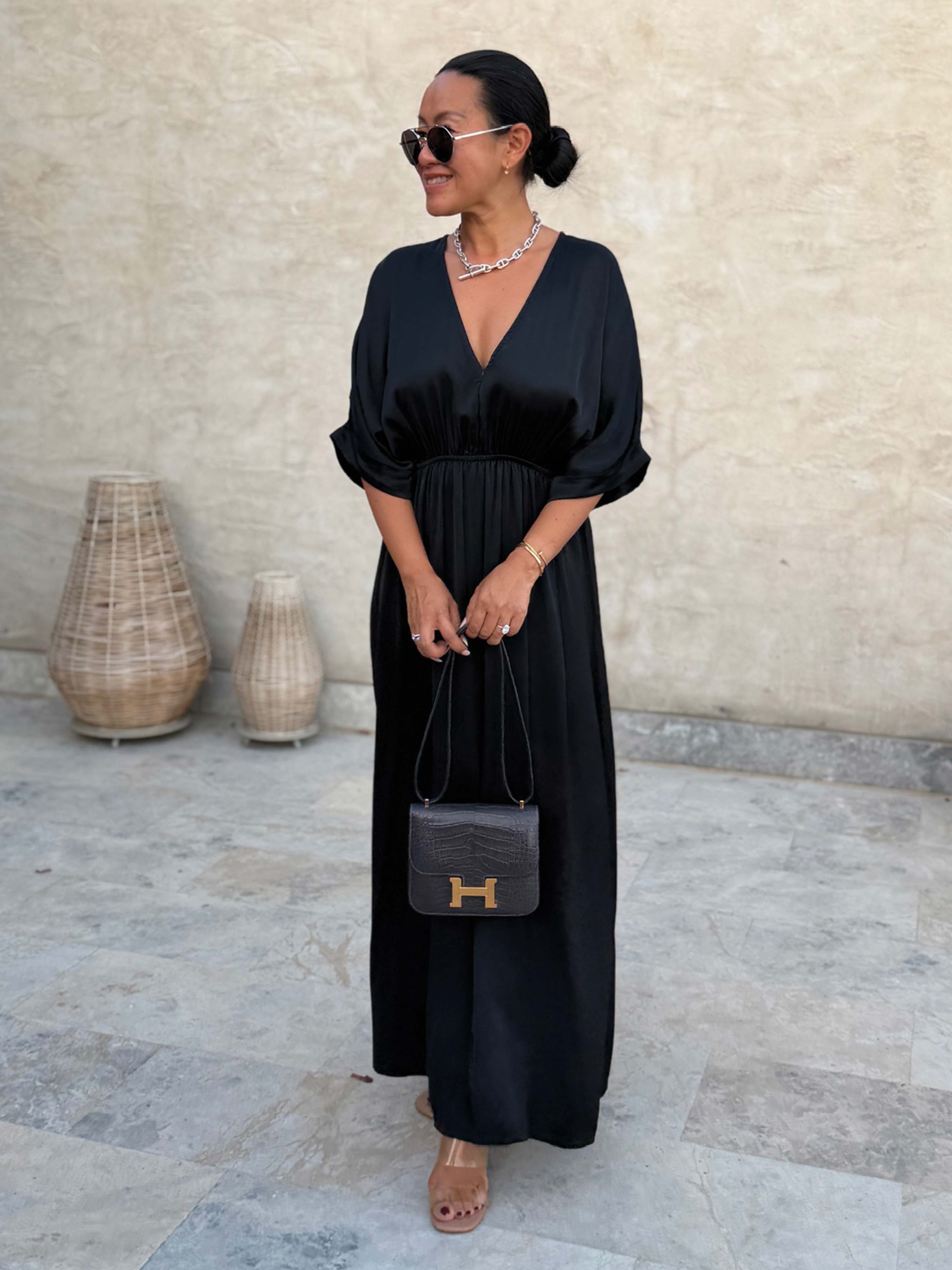 Viskose Kleid mit V-Ausschnitt - CURVY - Schwarz