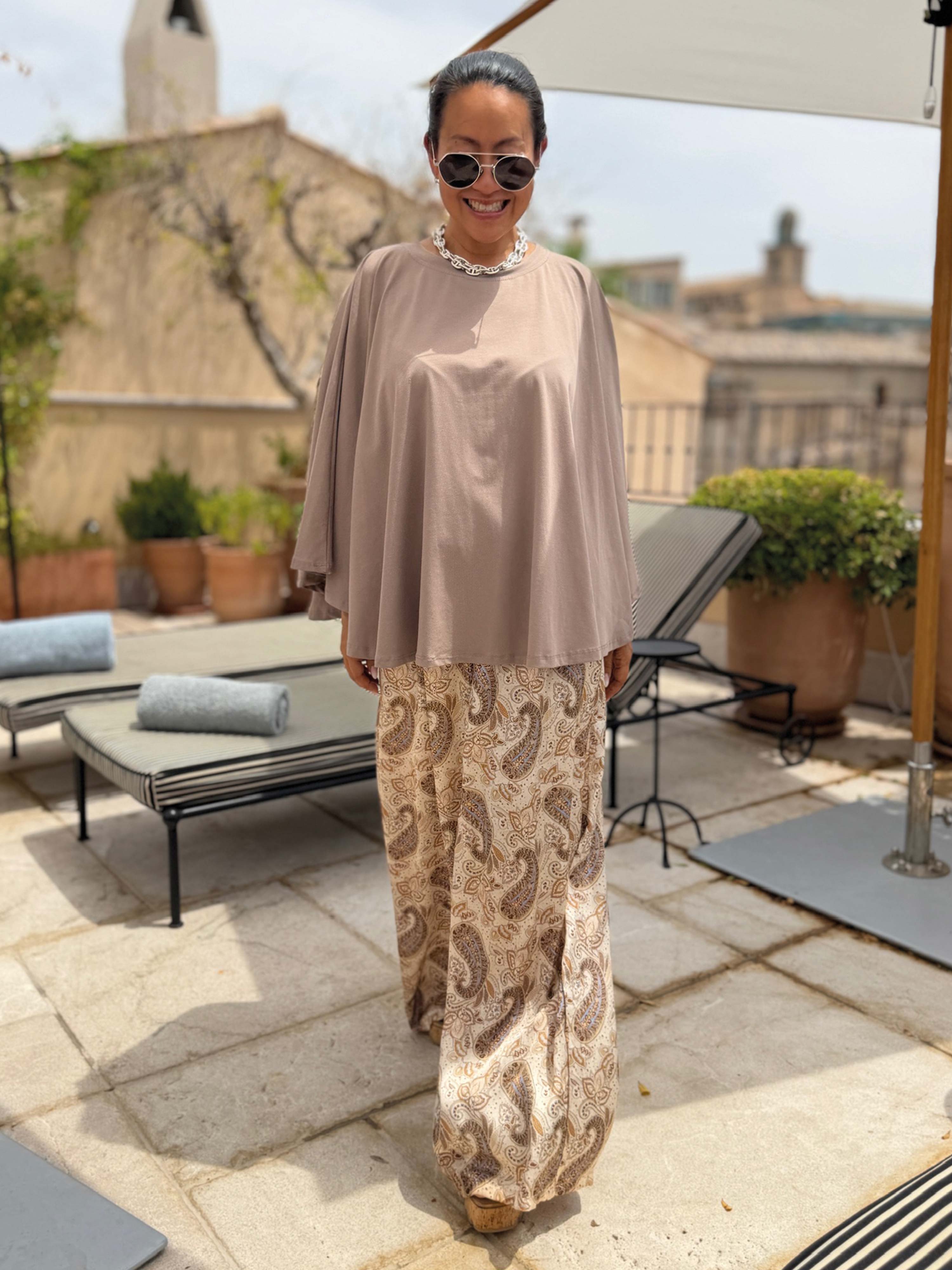 Basic Oversize Kurzarm Poncho Shirt - CURVY - Taupe