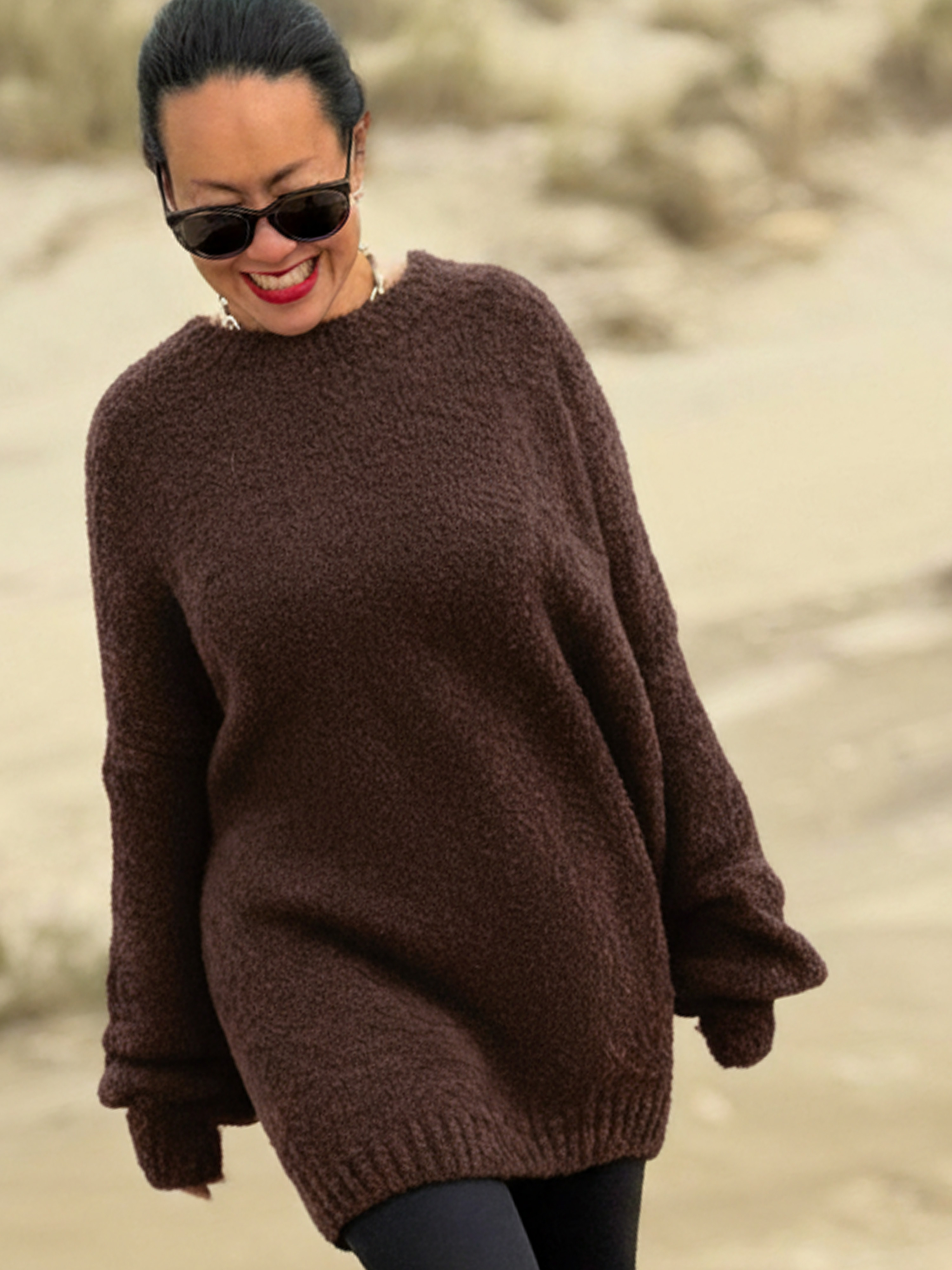 Oversize Bouclé Strickpullover mit Rundhalsausschnitt - Schoko
