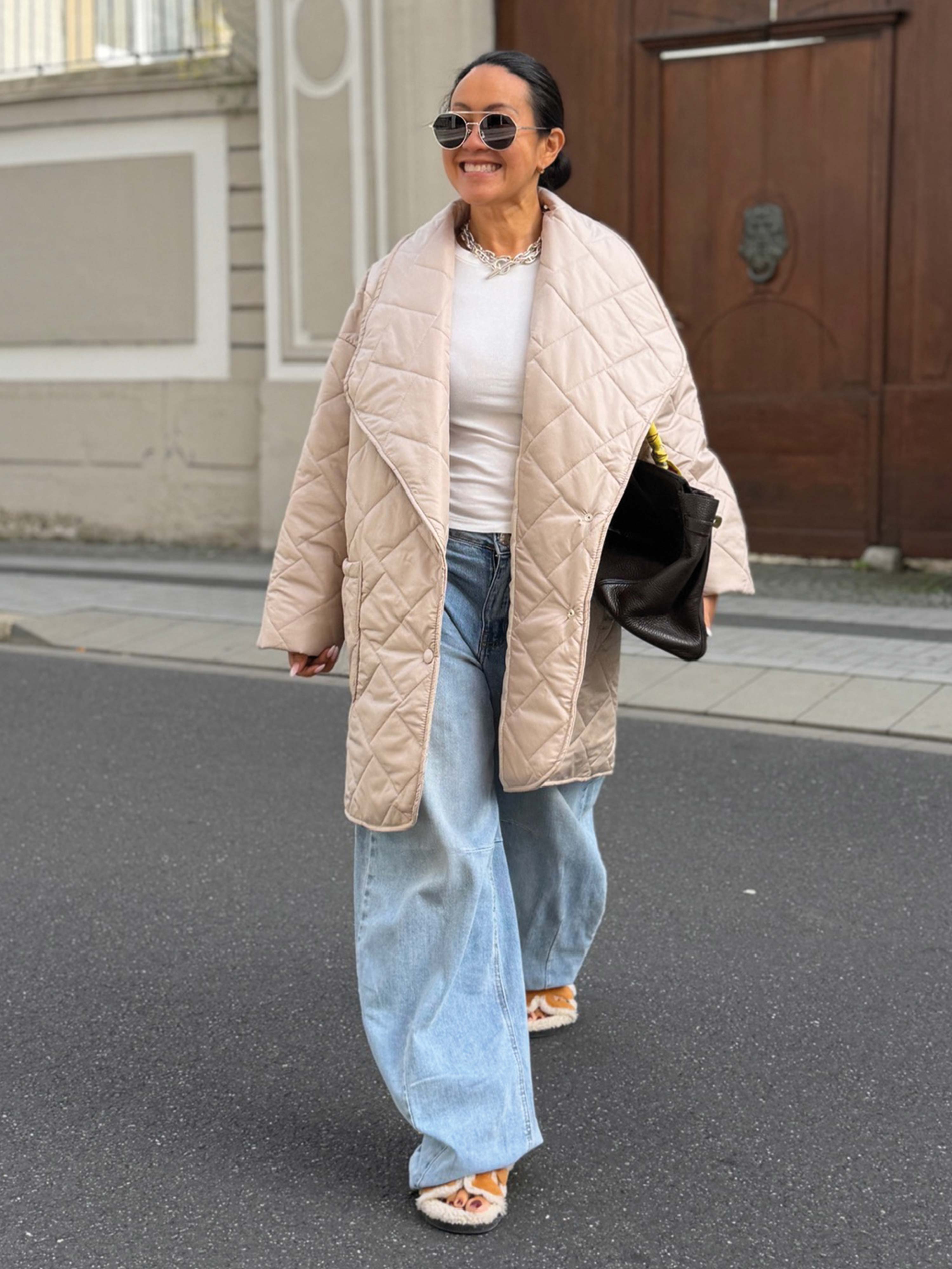 Leichte Blazer Steppjacke - CURVY - Beige