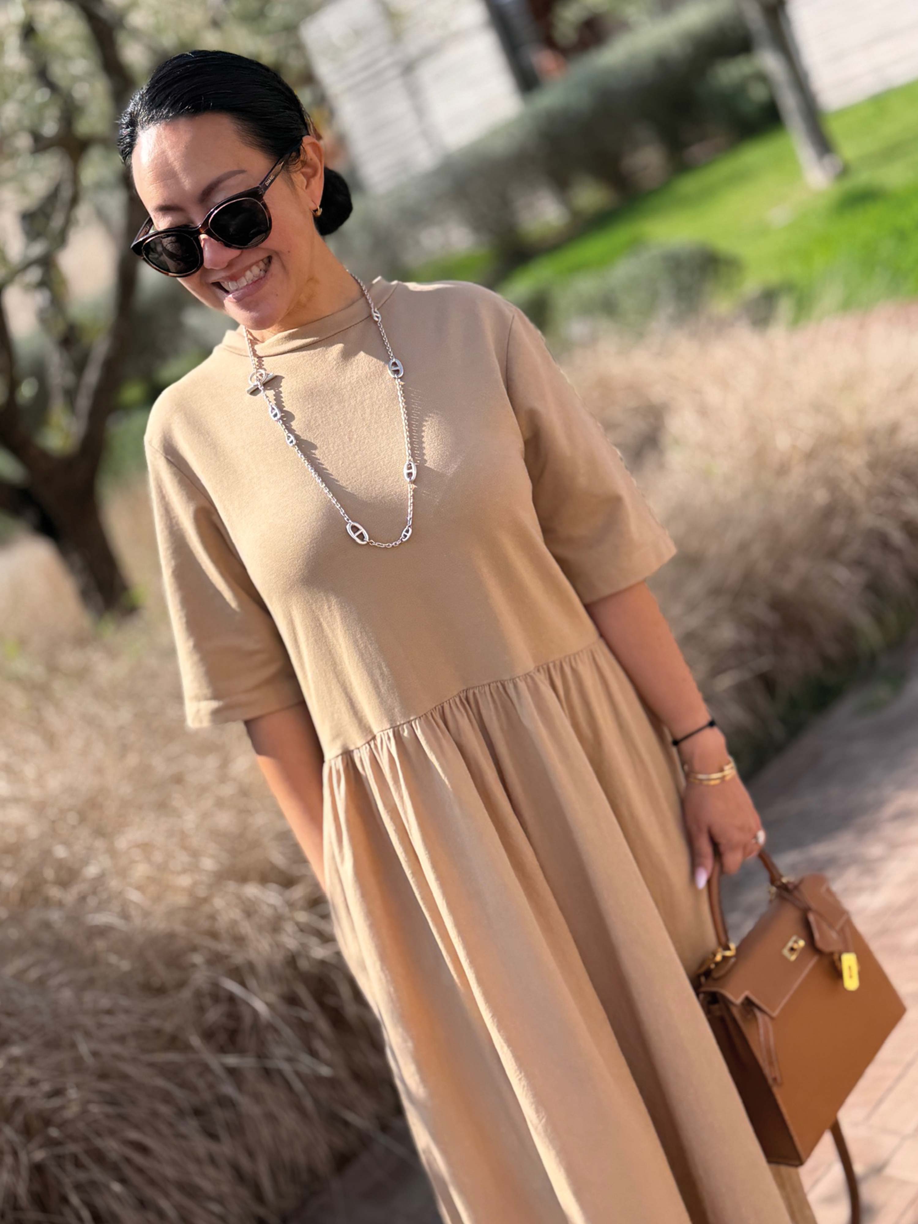 Kurzarm Cotton Kleid mit Seitentaschen - CURVY - Camel