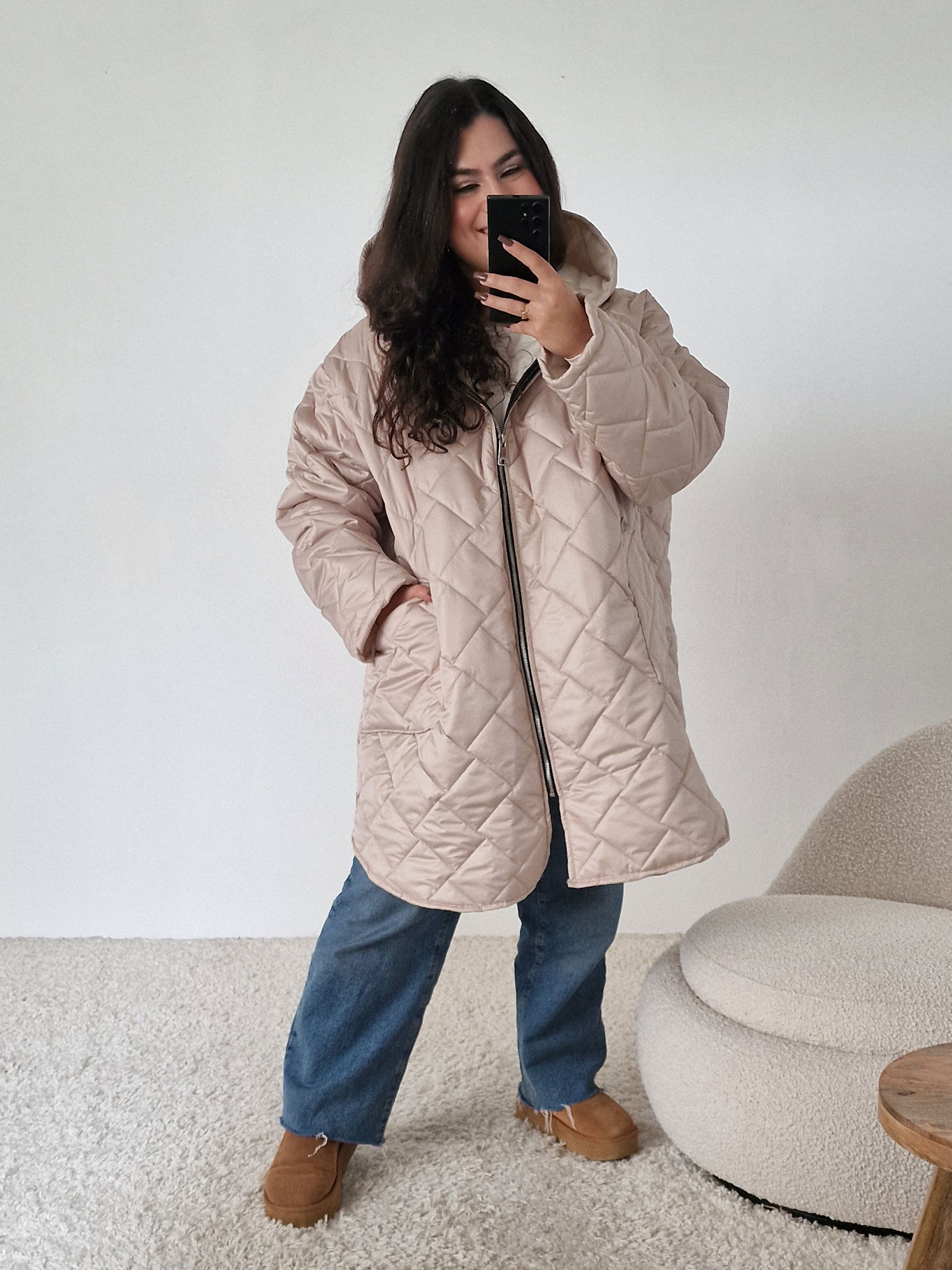 CURVY Steppjacke mit Kapuze - Beige CURVY Steppjacke mit Kapuze - Beige