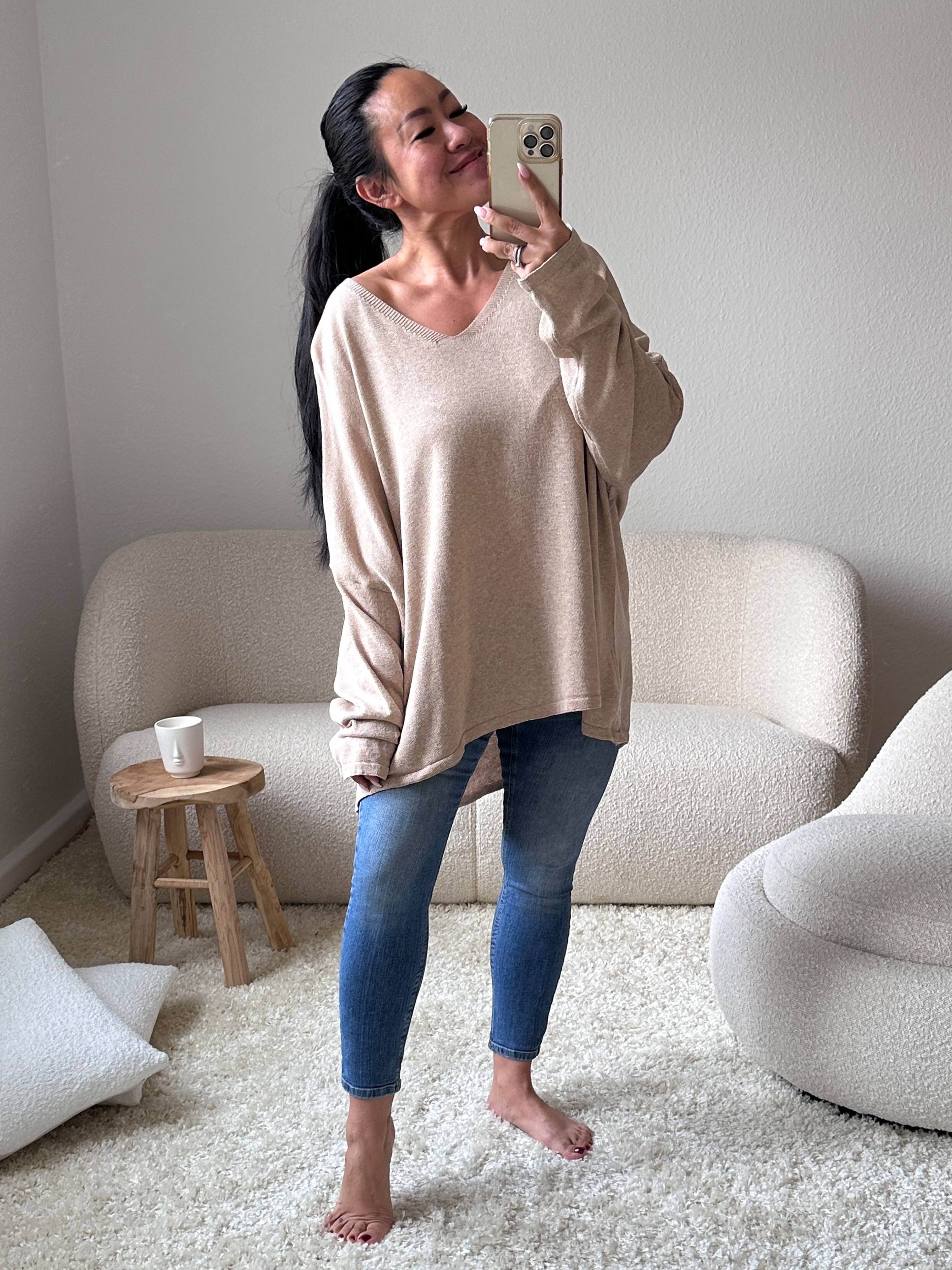 Oversize SPRING Vokuhila Pullover mit V-Ausschnitt - Beige