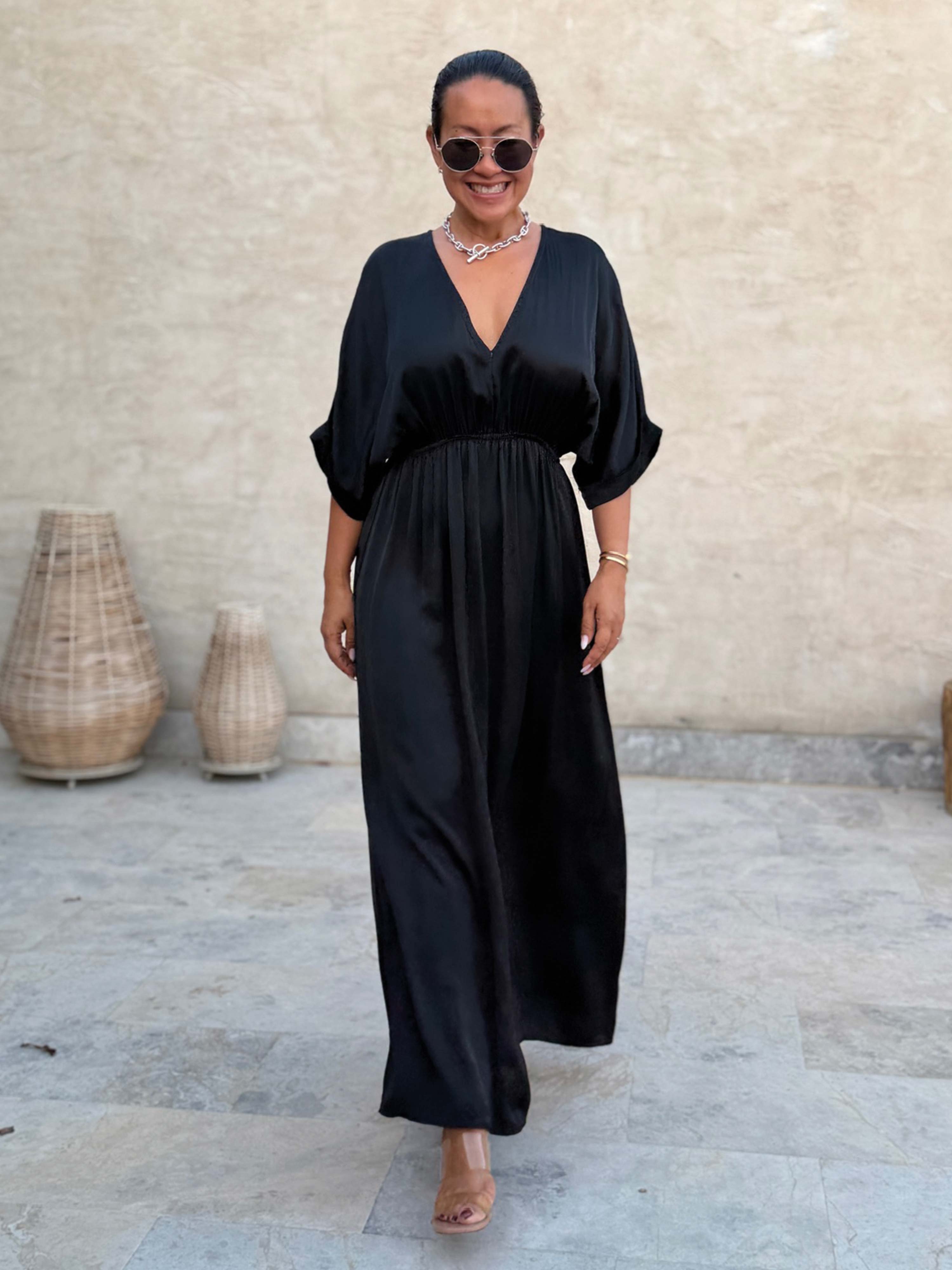 Viskose Kleid mit V-Ausschnitt - CURVY - Schwarz