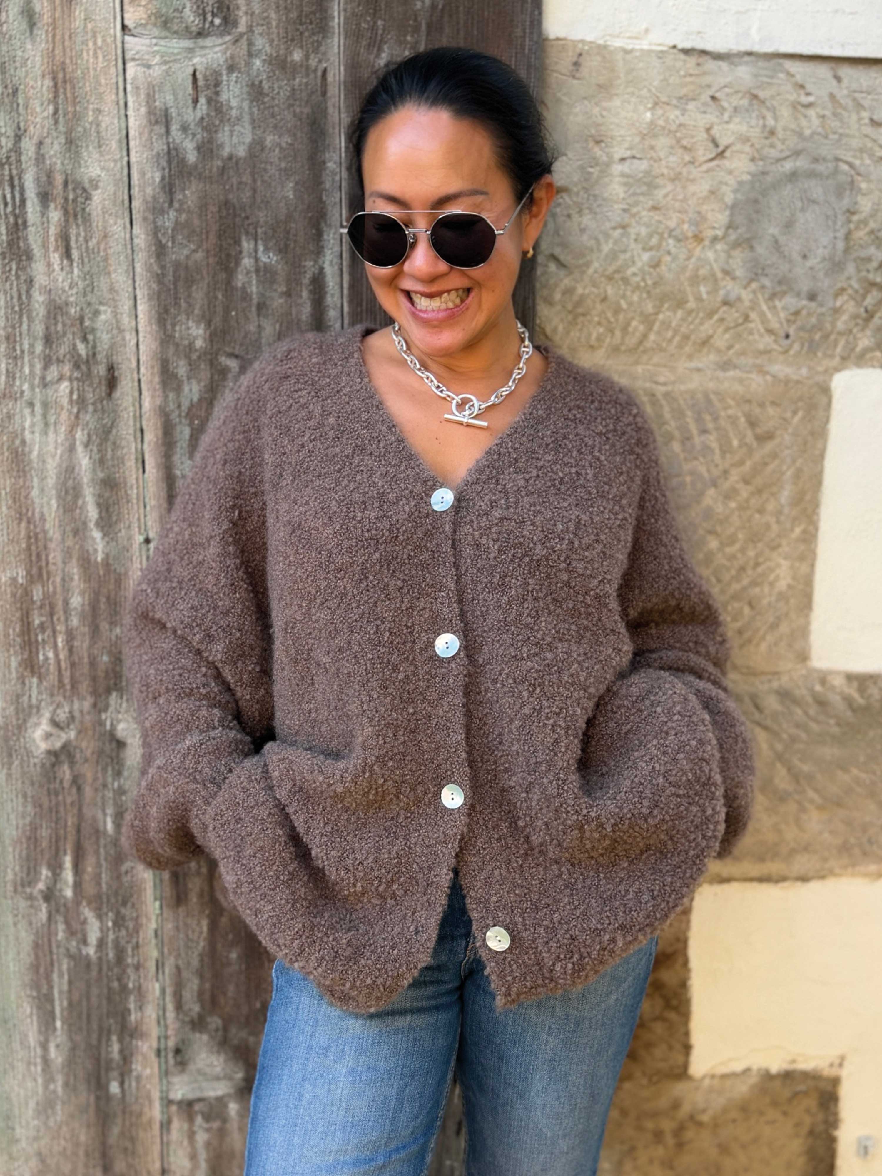 Oversize Bouclé Strickjacke mit V-Ausschnitt - Fango