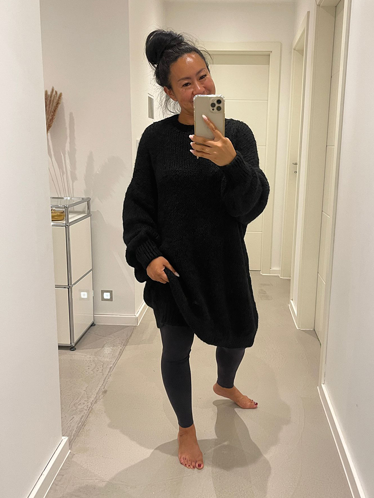 M952-Schwarz-2 Oversize Strickpullover FLAUSCHI Long - Schwarz