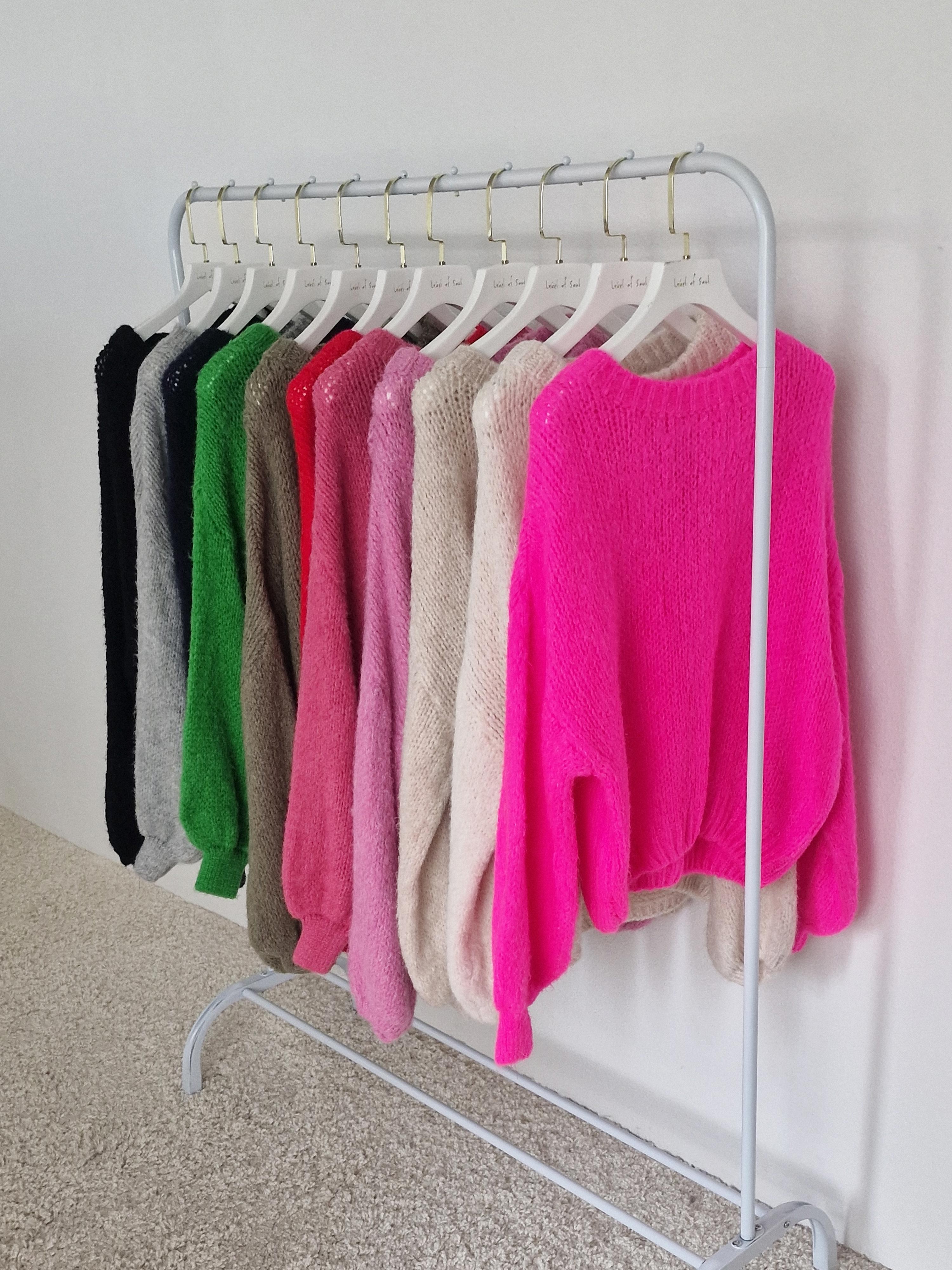 Strickpullover mit Rundhalsausschnitt - FLAUSCHI - Neon Pink Strickpullover mit Rundhalsausschnitt - FLAUSCHI - Neon Pink