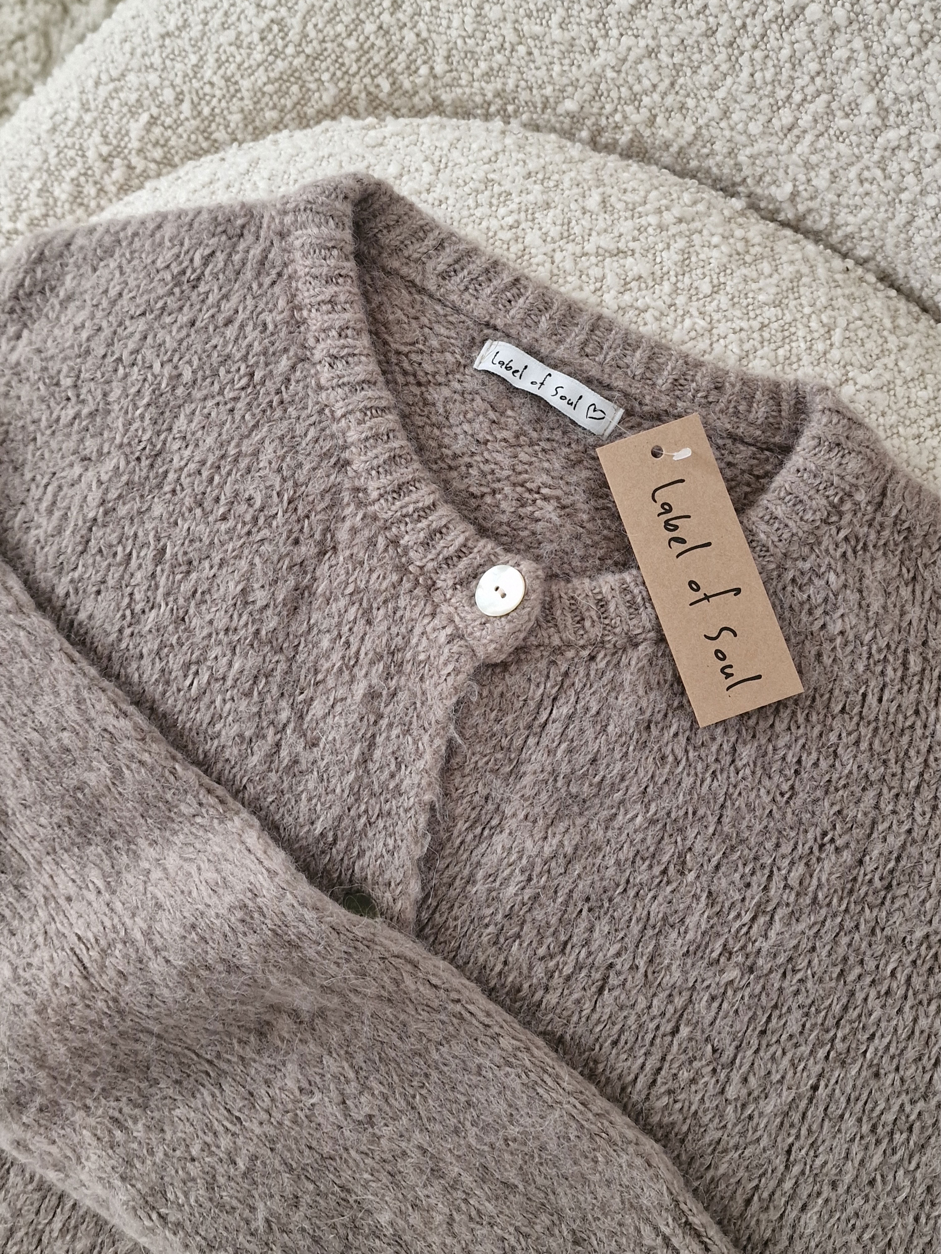 Strickjacke mit Baby-Alpakawollanteil - Taupe Strickjacke mit Baby-Alpakawollanteil - Taupe