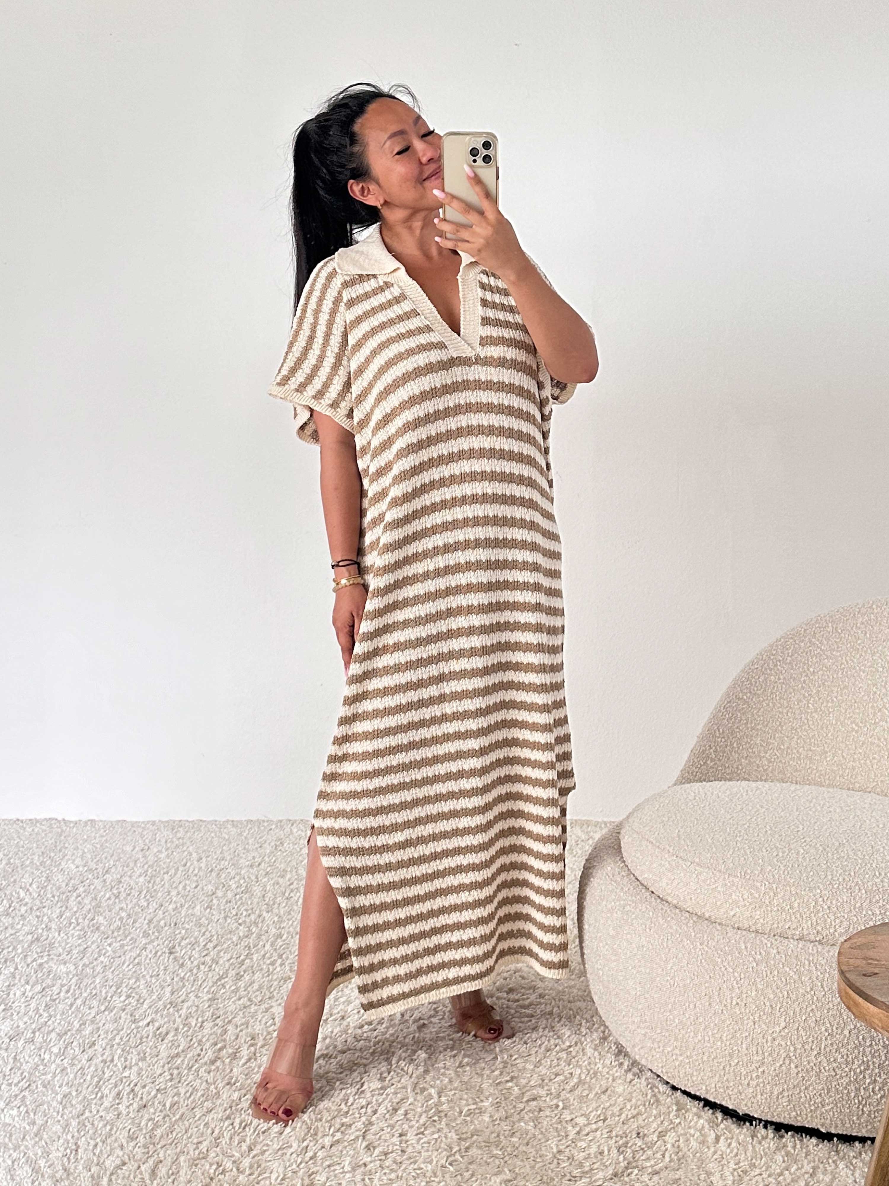 Häkelkleid Manacor - ONESIZE - STRIPES Cappuccino Häkelkleid Manacor - ONESIZE - STRIPES Cappuccino