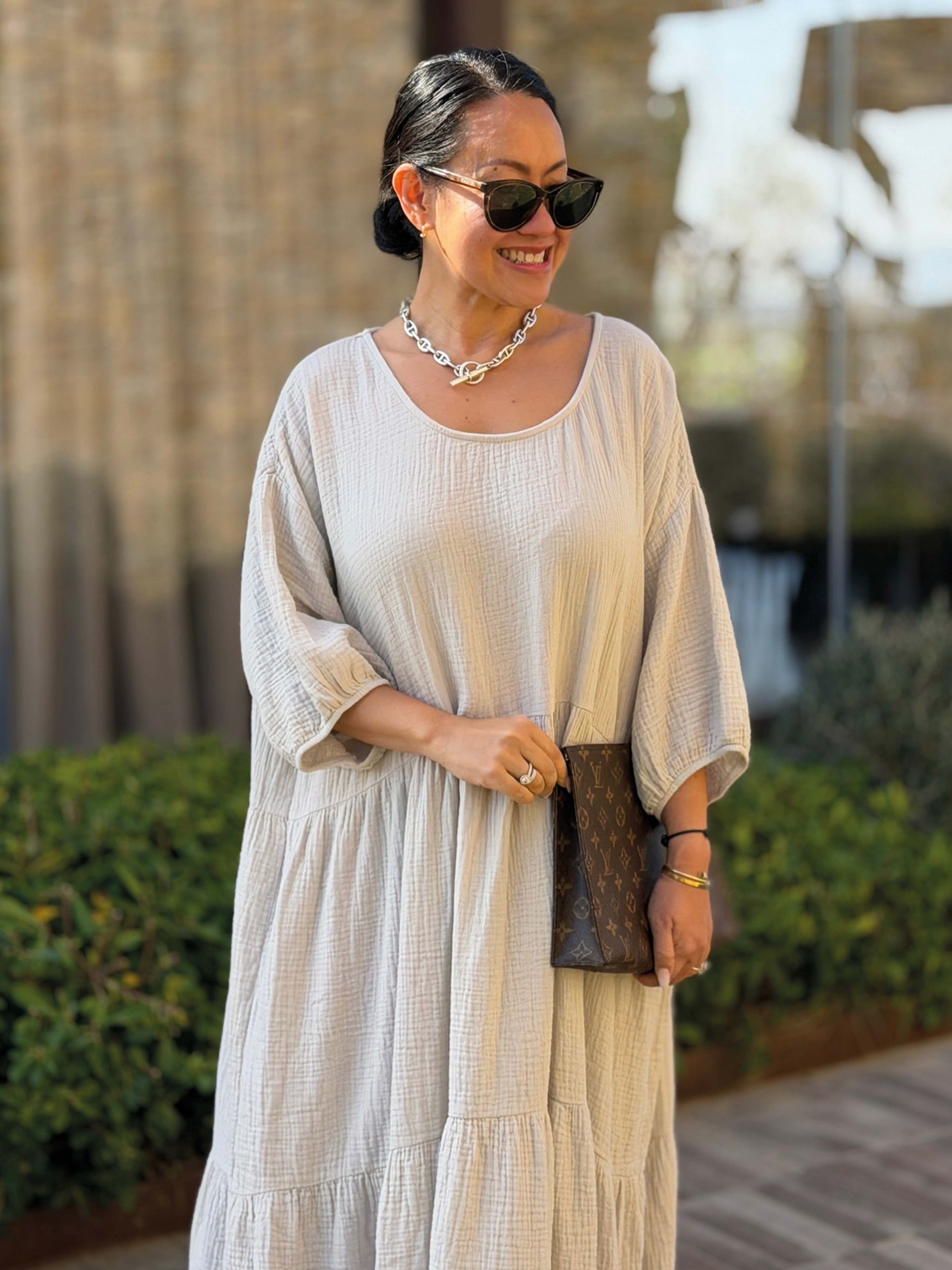 Oversize Musselin Kleid mit Rundhalsausschnitt - Beige