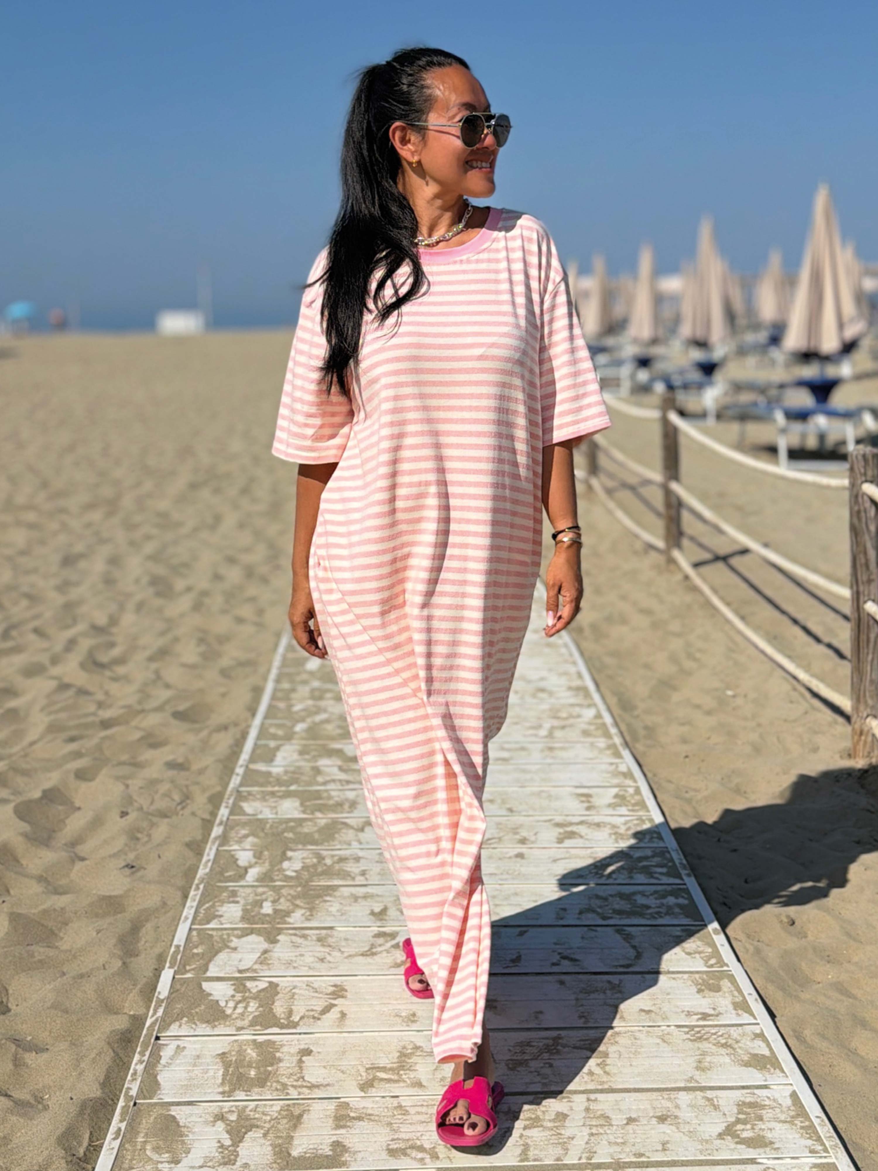 Kurzarm Kleid mit Seitentaschen - CURVY - Stripes Rosa