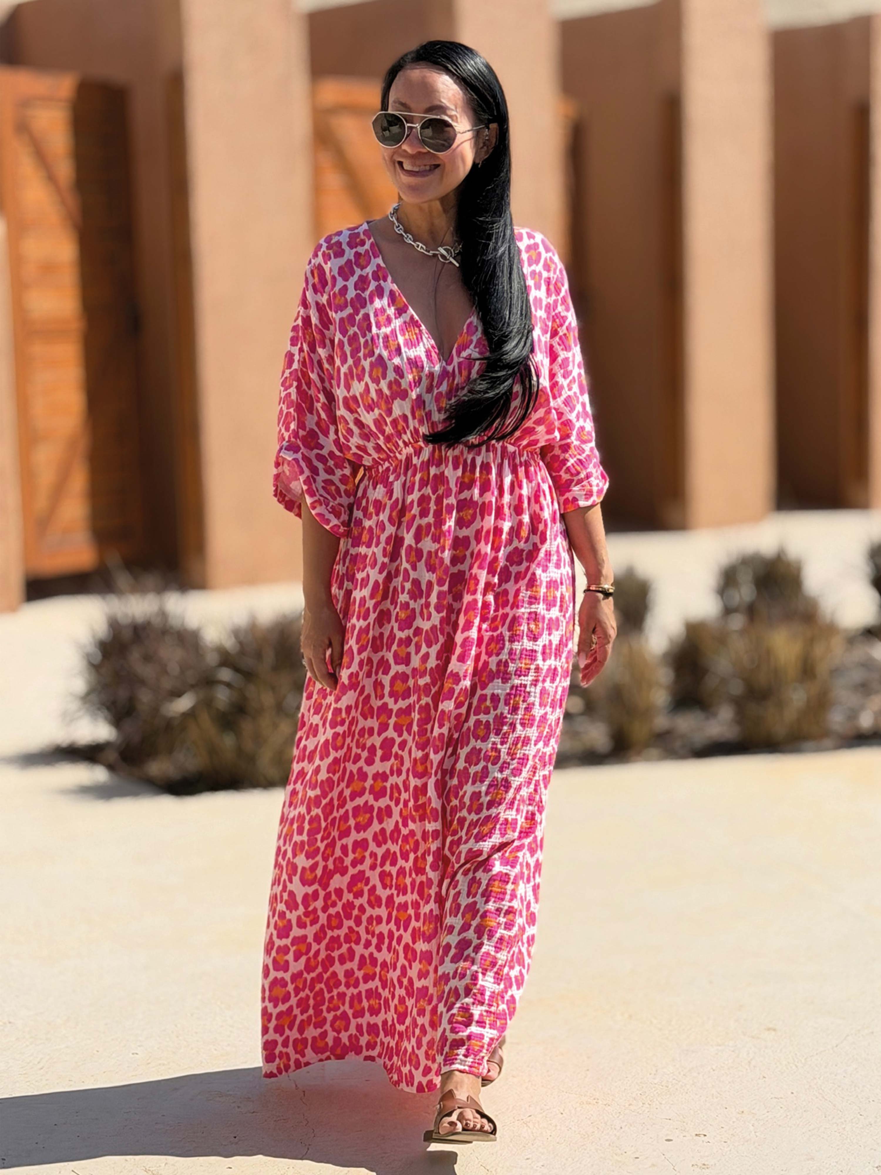 Musselin Kleid mit V-Ausschnitt - CURVY - Leo Juicy