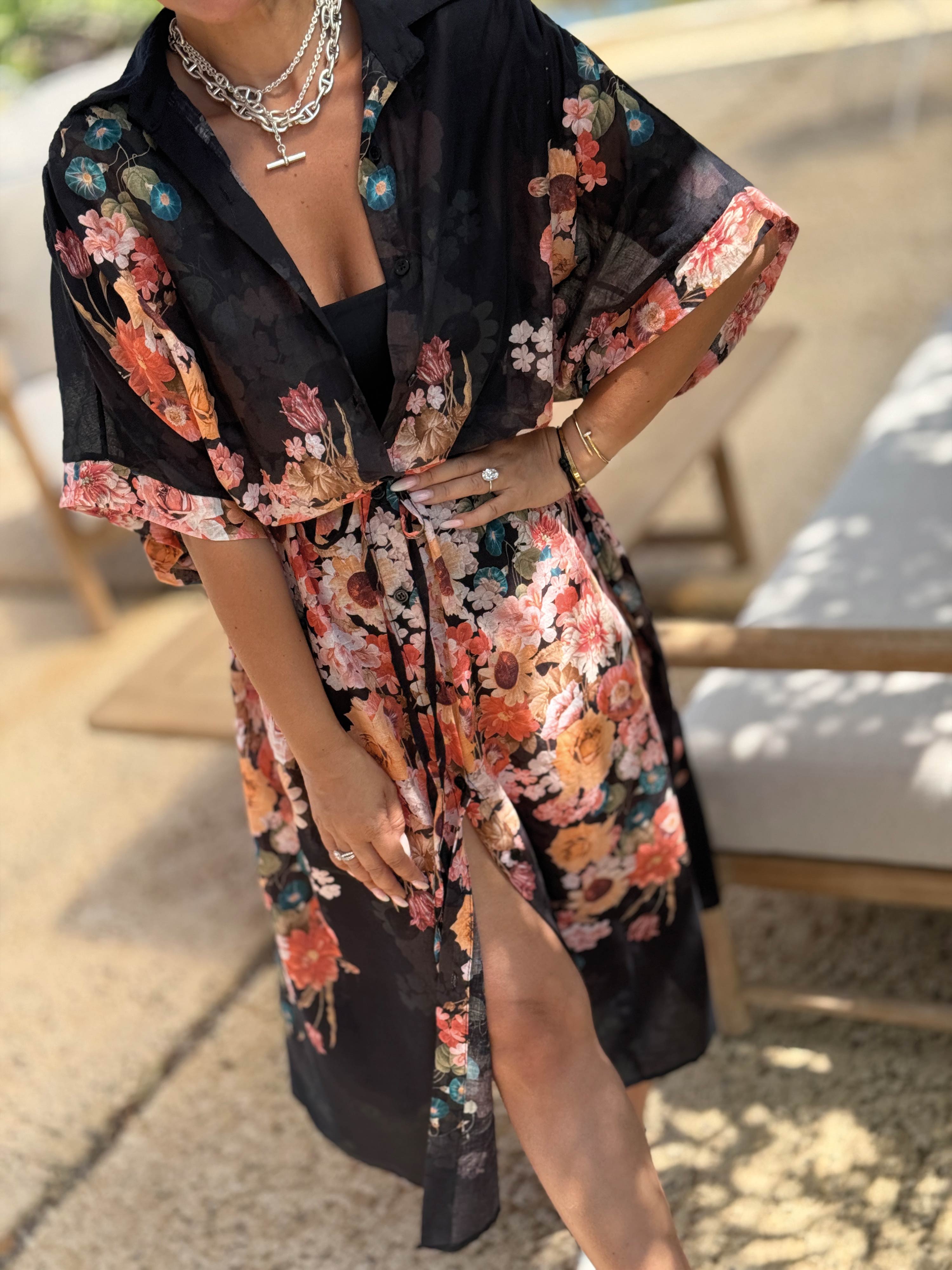 Cotton Oversize Kurzarm Blusenkleid - CAPRI - MILLE FLEURS - Schwarz Cotton Oversize Kurzarm Blusenkleid - CAPRI - MILLE FLEURS - Schwarz