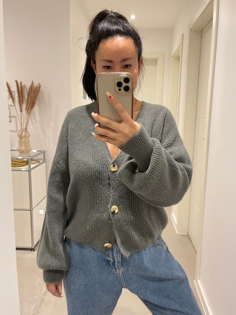 7111-Olive Flauschige Strickjacke mit Knöpfen - Olive