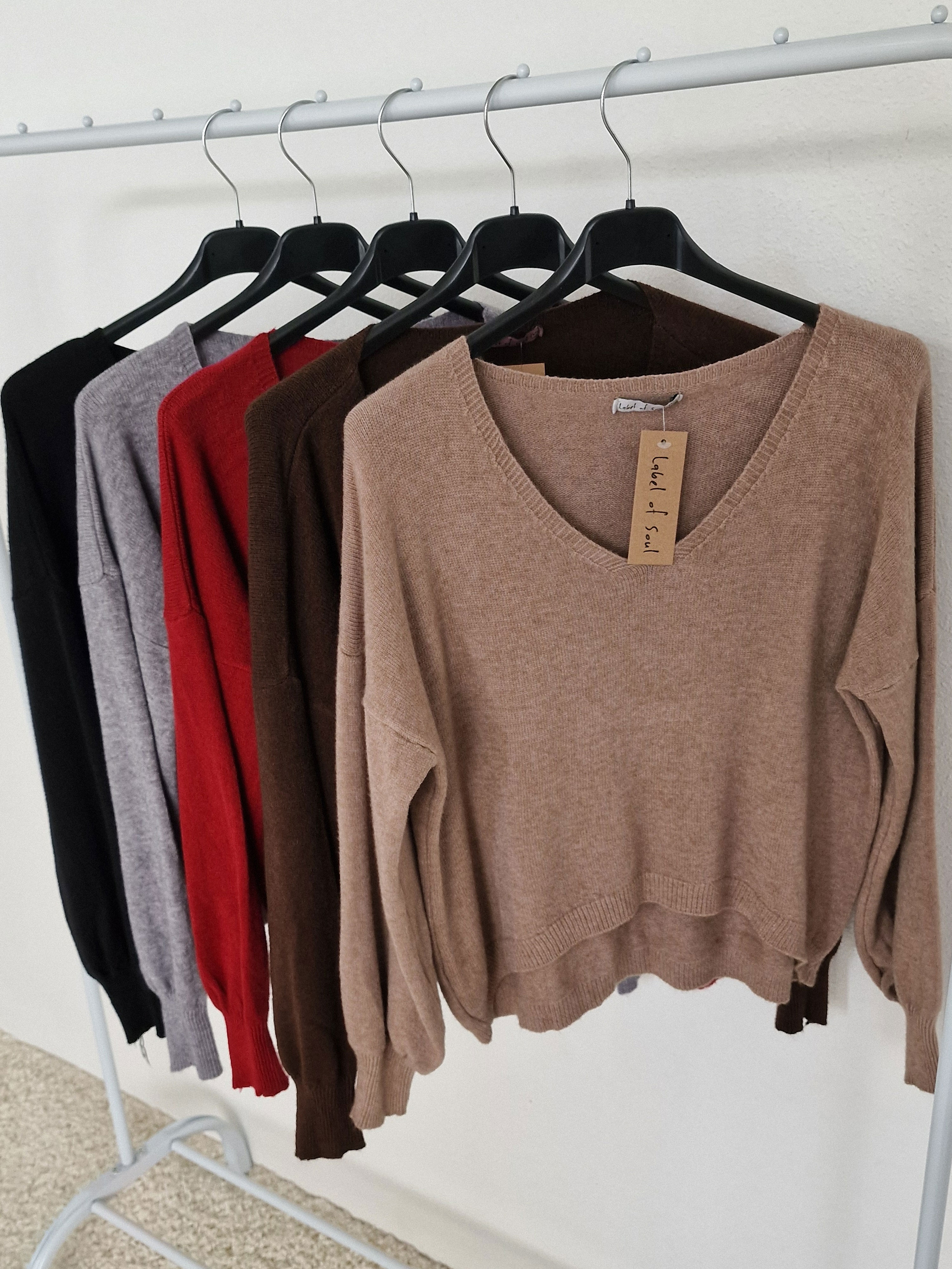 Cropped Viskose Pullover mit V-Ausschnitt - Camel Cropped Viskose Pullover mit V-Ausschnitt - Camel