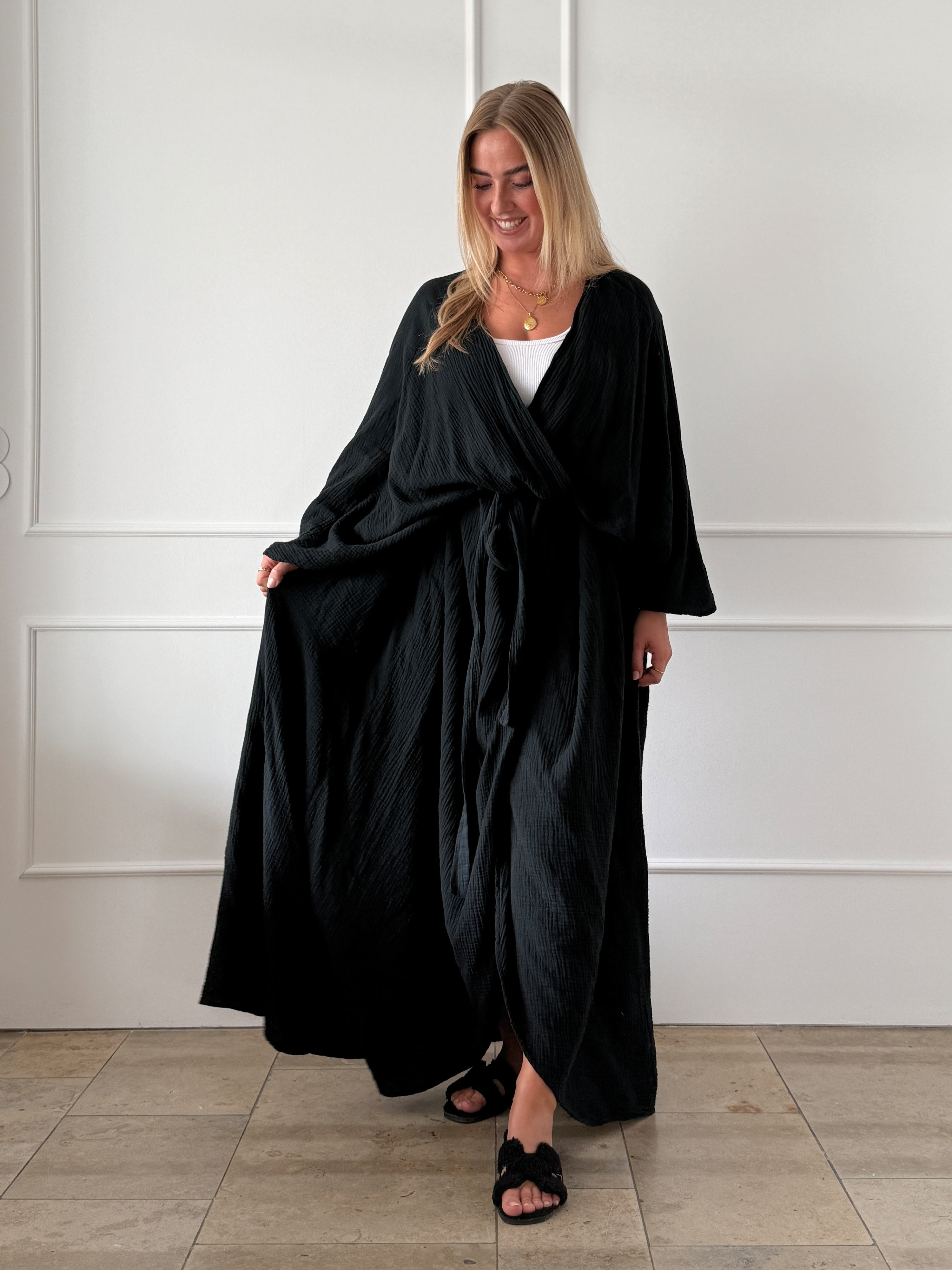Musselin Wickel Kimono - CURVY - CAPDEPERA - Schwarz Musselin Wickel Kimono - CURVY - CAPDEPERA - Schwarz