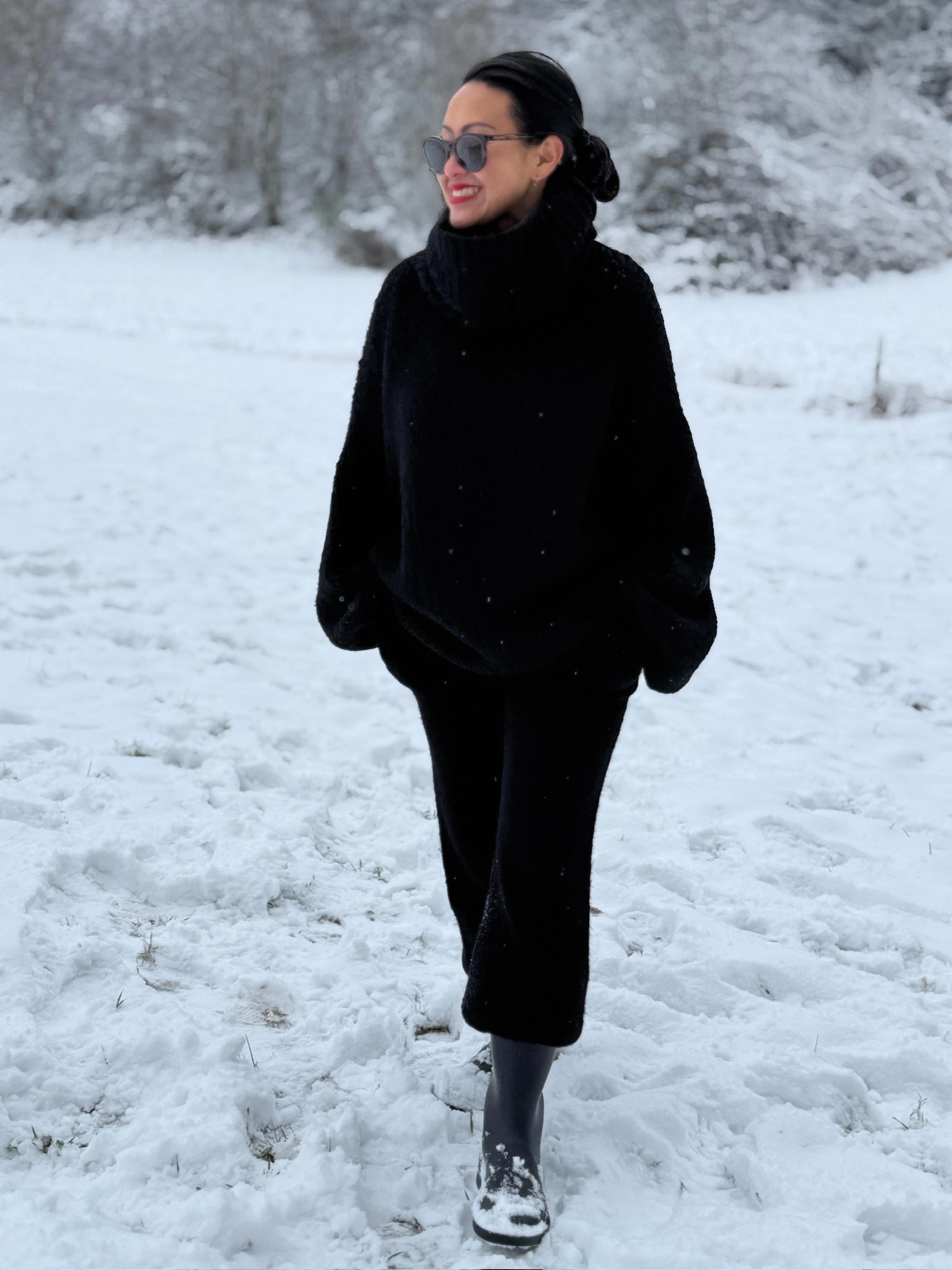 Oversize Pullover mit Schalkragen - FLAUSCHI - Schwarz