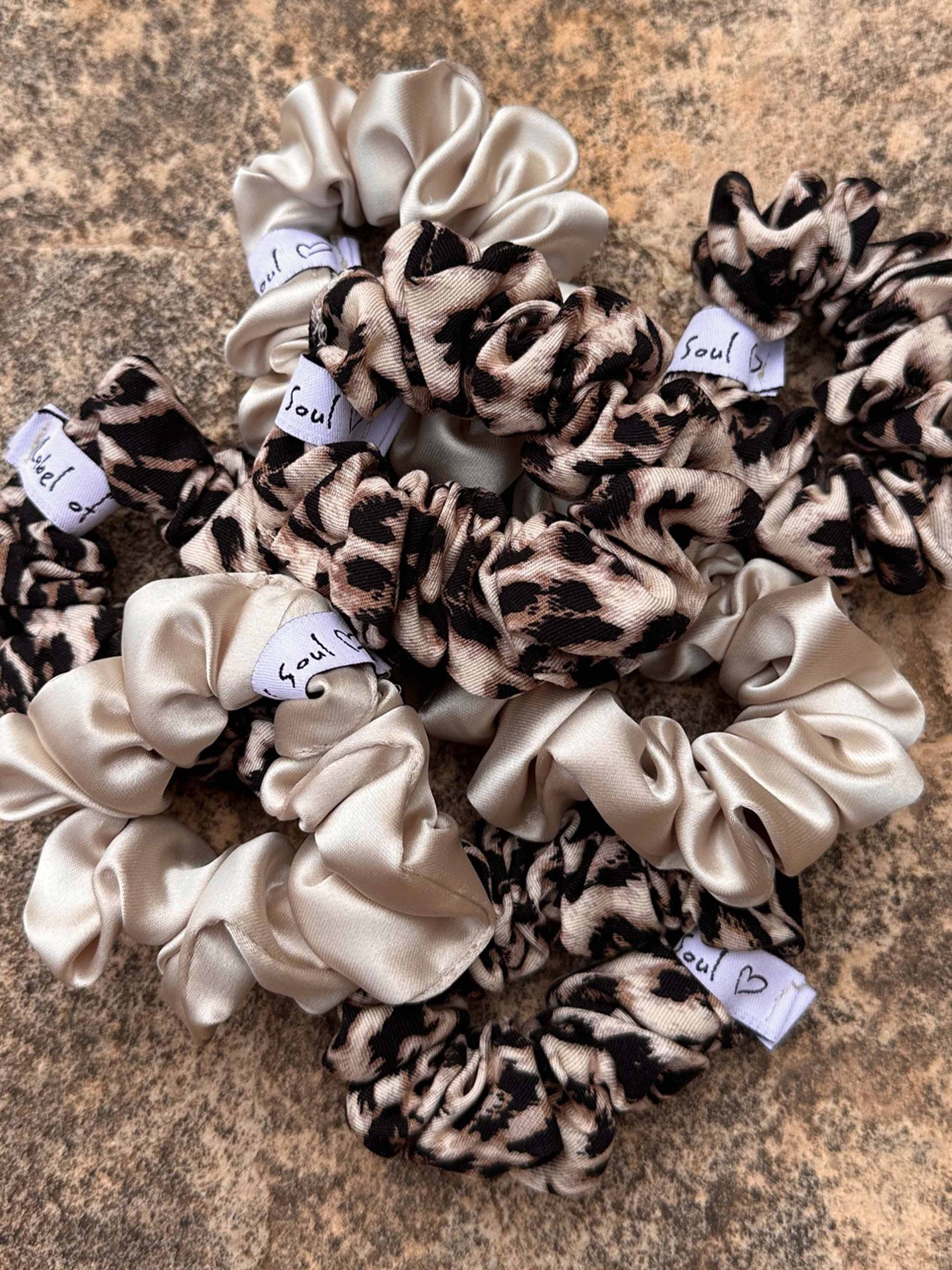 Haargummi - Scrunchie - Willkommensgruss