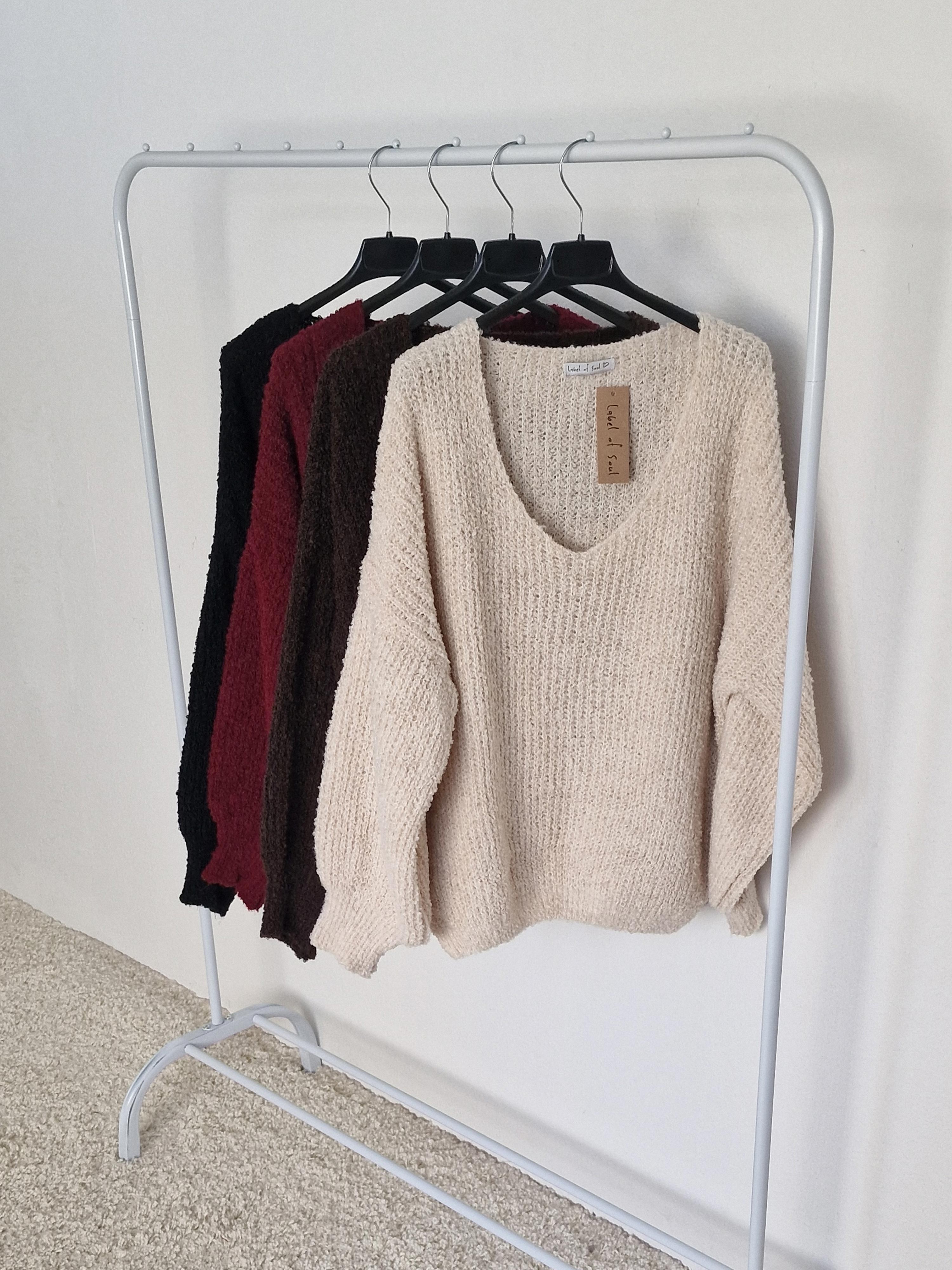 PREMIUM Bouclé Pullover mit V-Ausschnitt - Creme PREMIUM Bouclé Pullover mit V-Ausschnitt - Creme