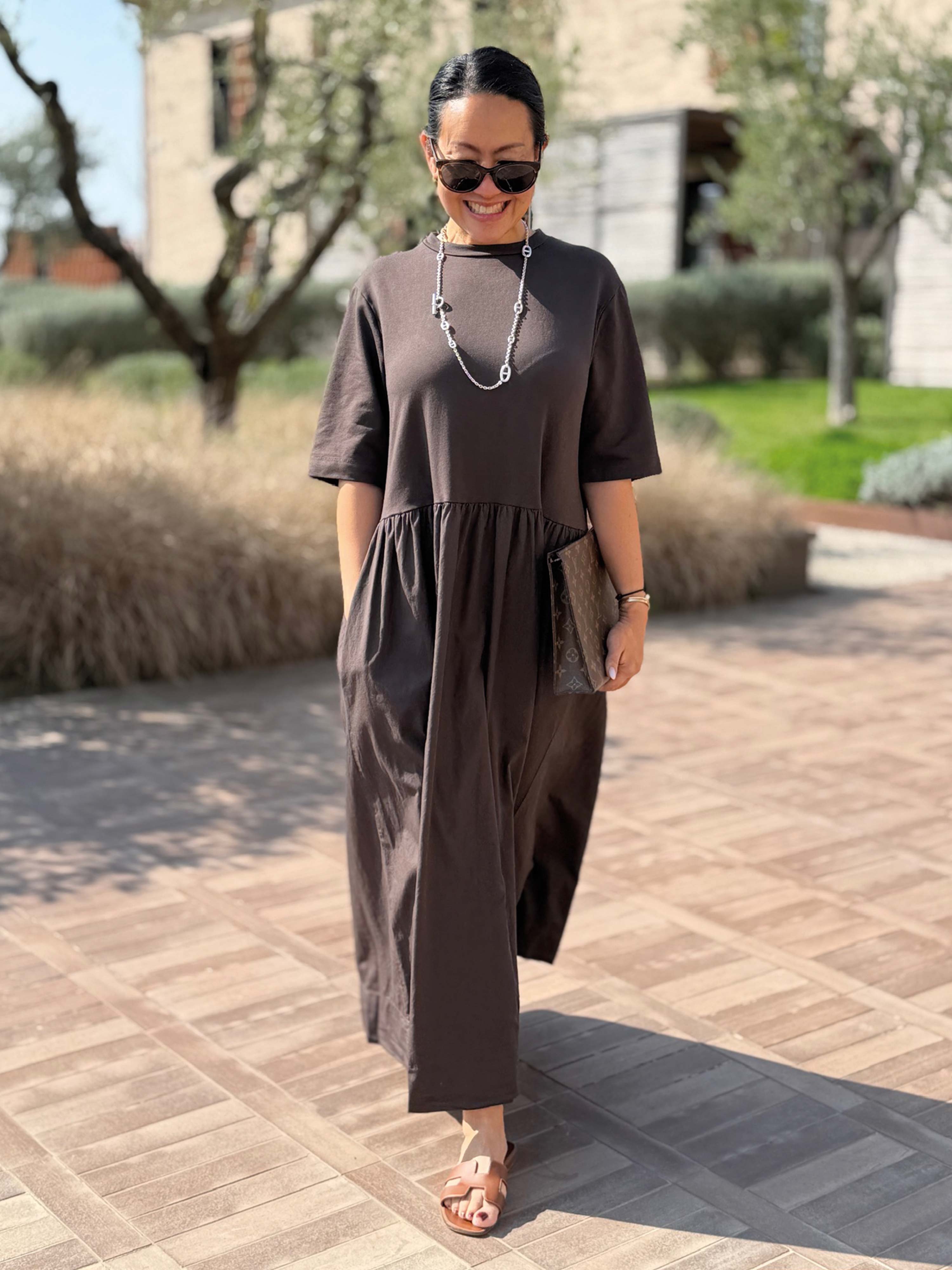 Kurzarm Cotton Kleid mit Seitentaschen - CURVY - Schoko