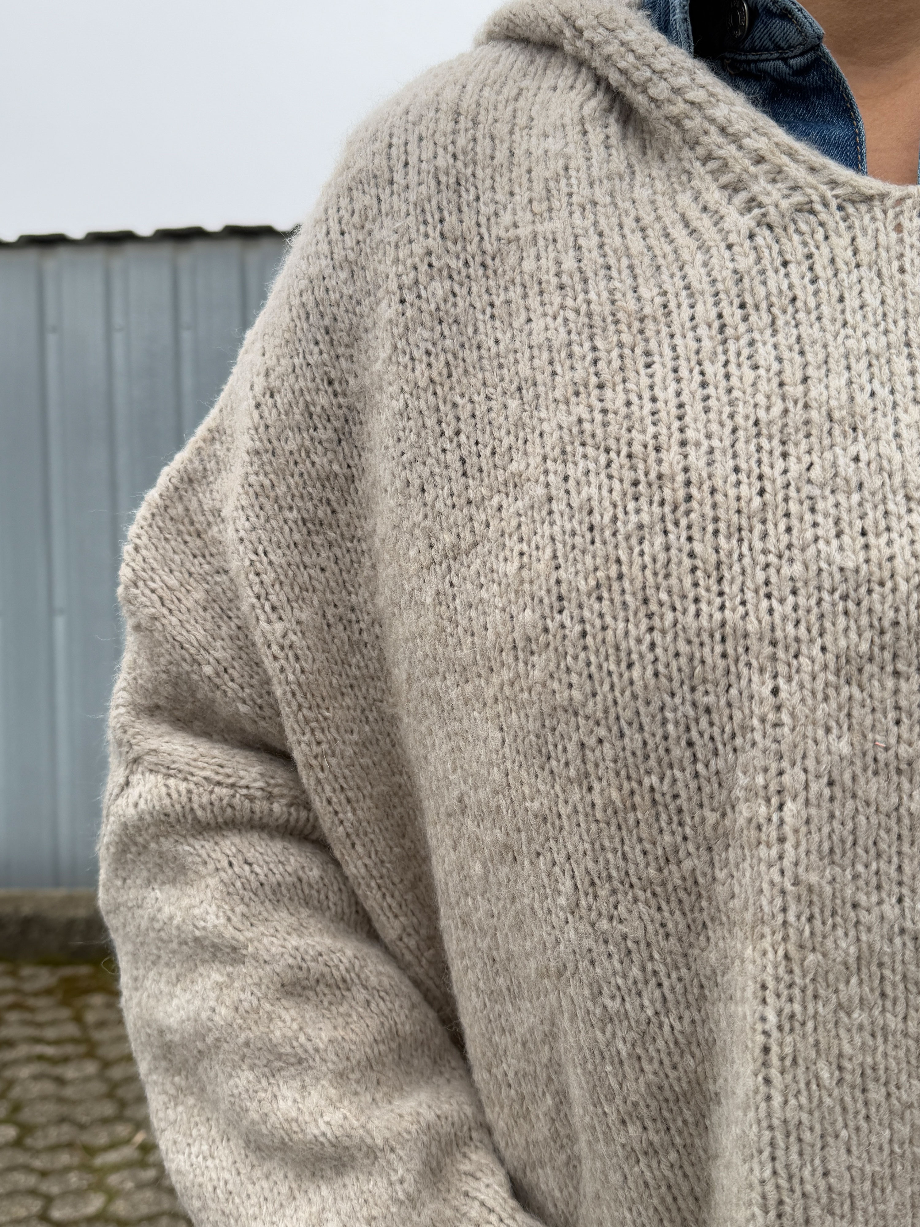 Oversize Vokuhila Hoodie Strickpullover - Beige Oversize Vokuhila Hoodie Strickpullover - Beige