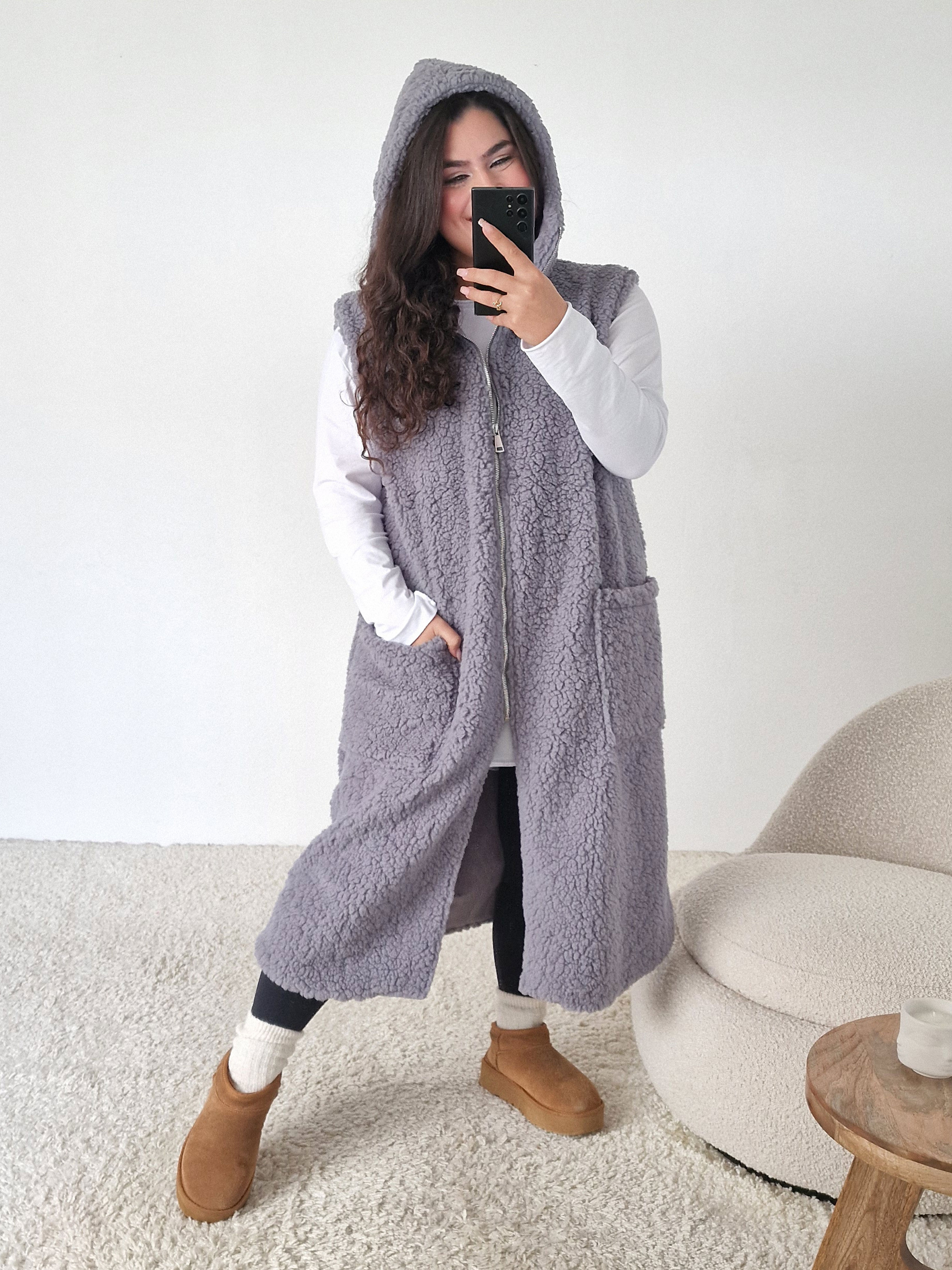 Teddylook Long Weste mit Kapuze - Grau Teddylook Long Weste mit Kapuze - Grau