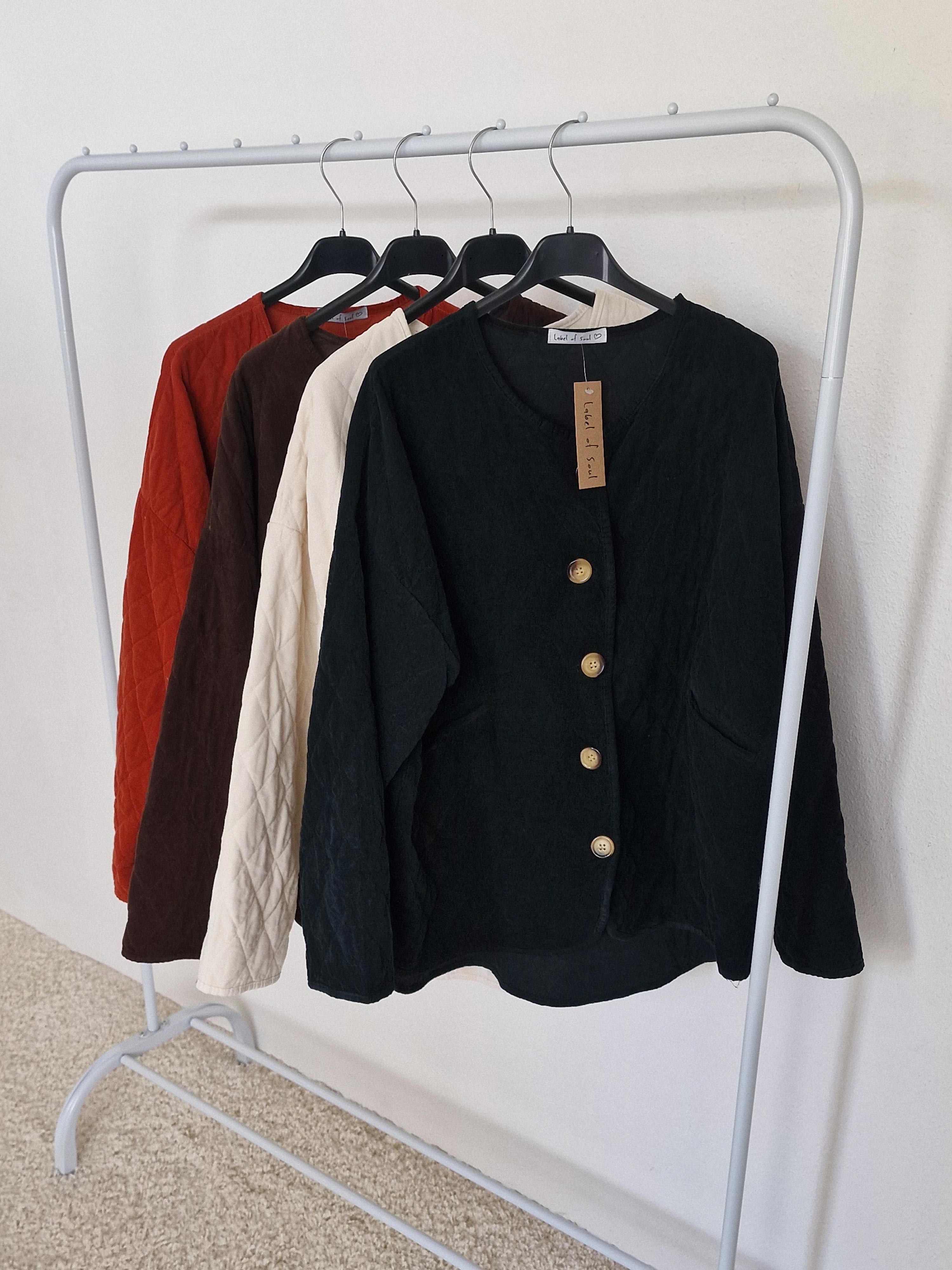 Fein Cordjacke mit Steppmuster - Schwarz Fein Cordjacke mit Steppmuster - Schwarz