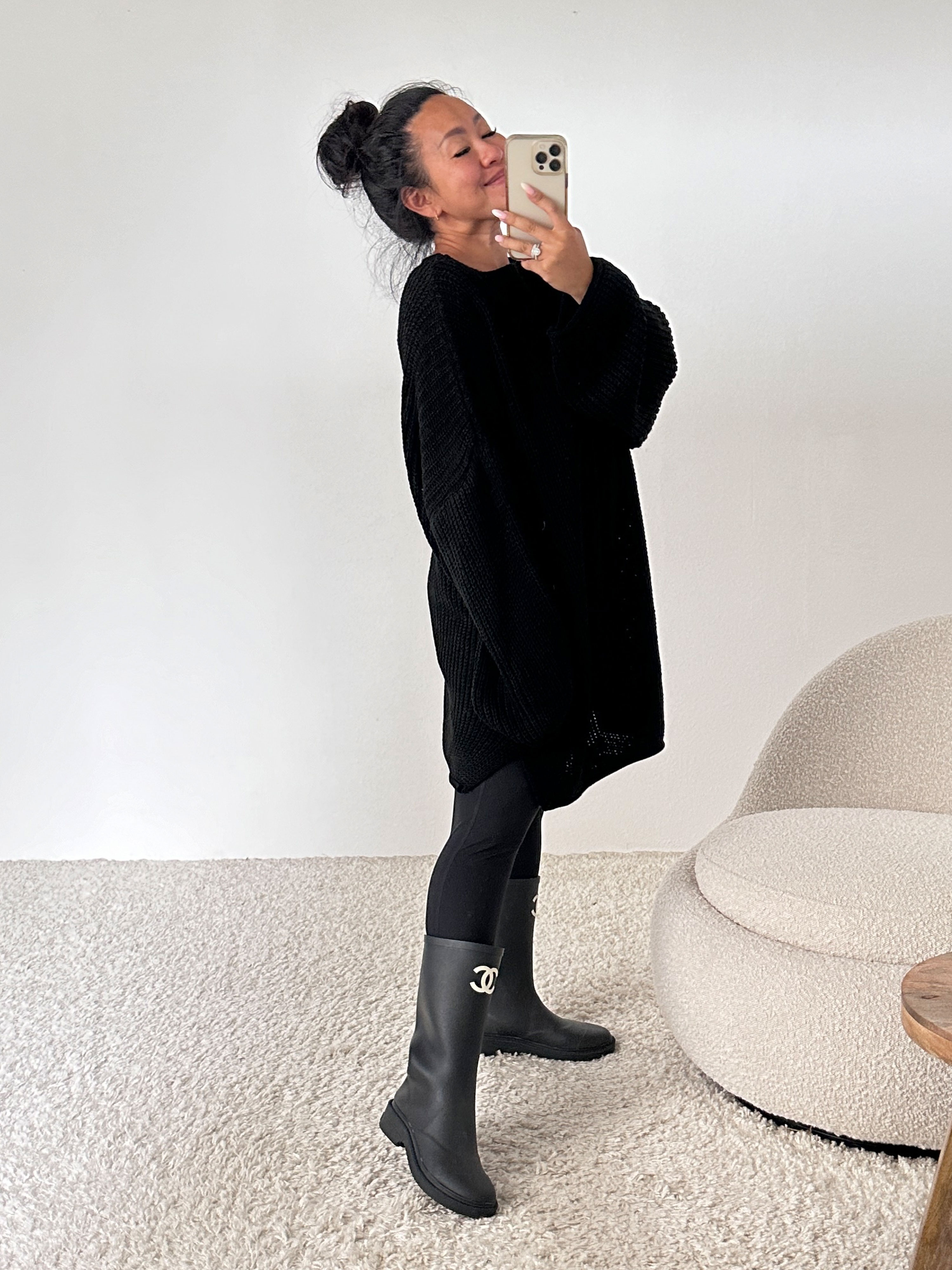Schwerstrickpullover mit Seitenschlitz - Schwarz Schwerstrickpullover mit Seitenschlitz - Schwarz
