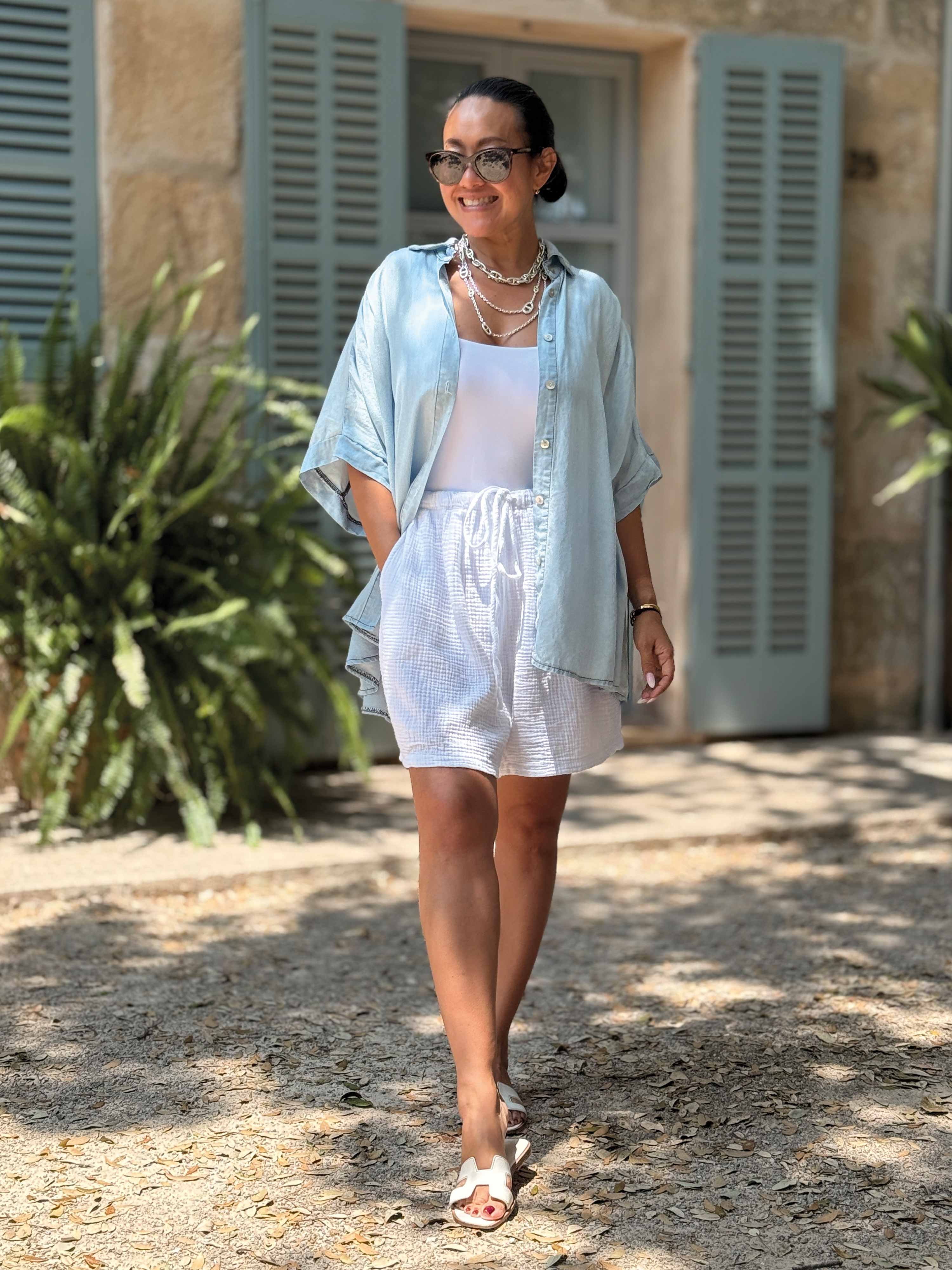 Leichte Lyocell Oversize Kurzarm Bluse MIDI - Light Blue
