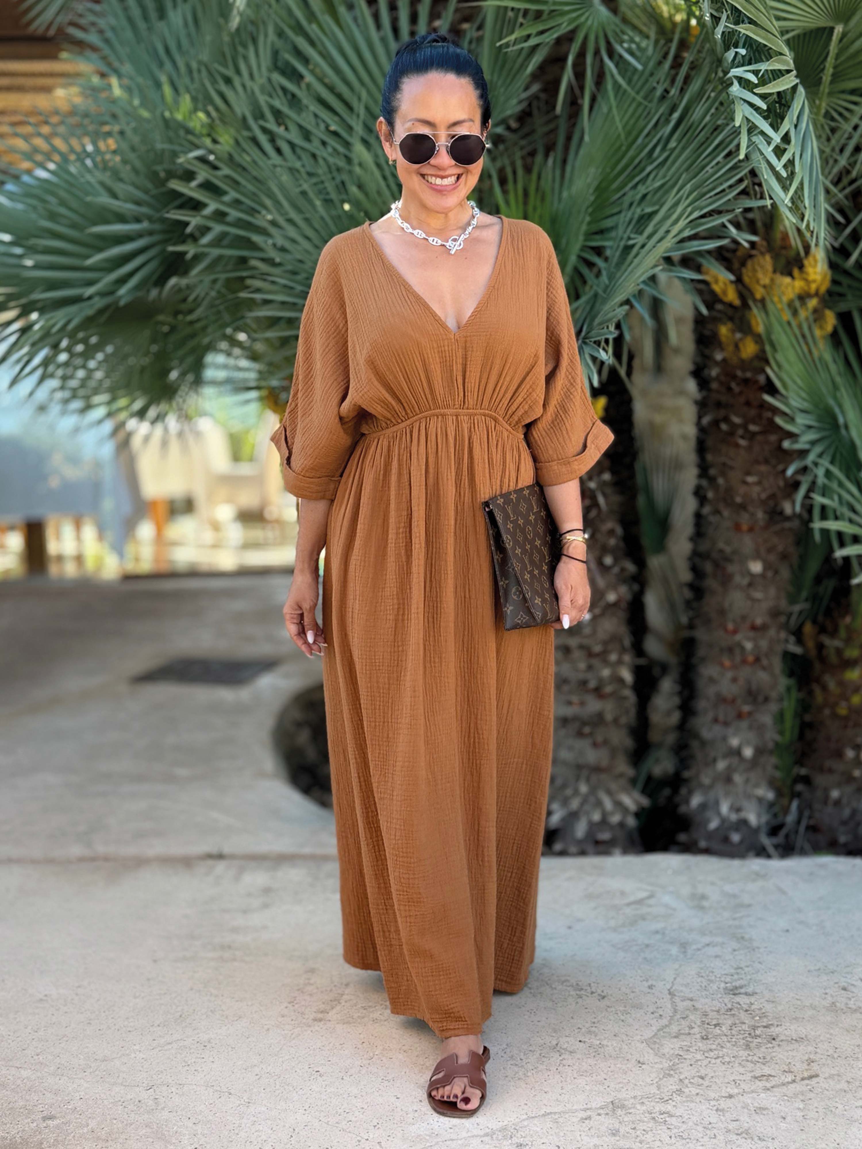 Musselin Kleid mit V-Ausschnitt - CURVY - Cinnamon