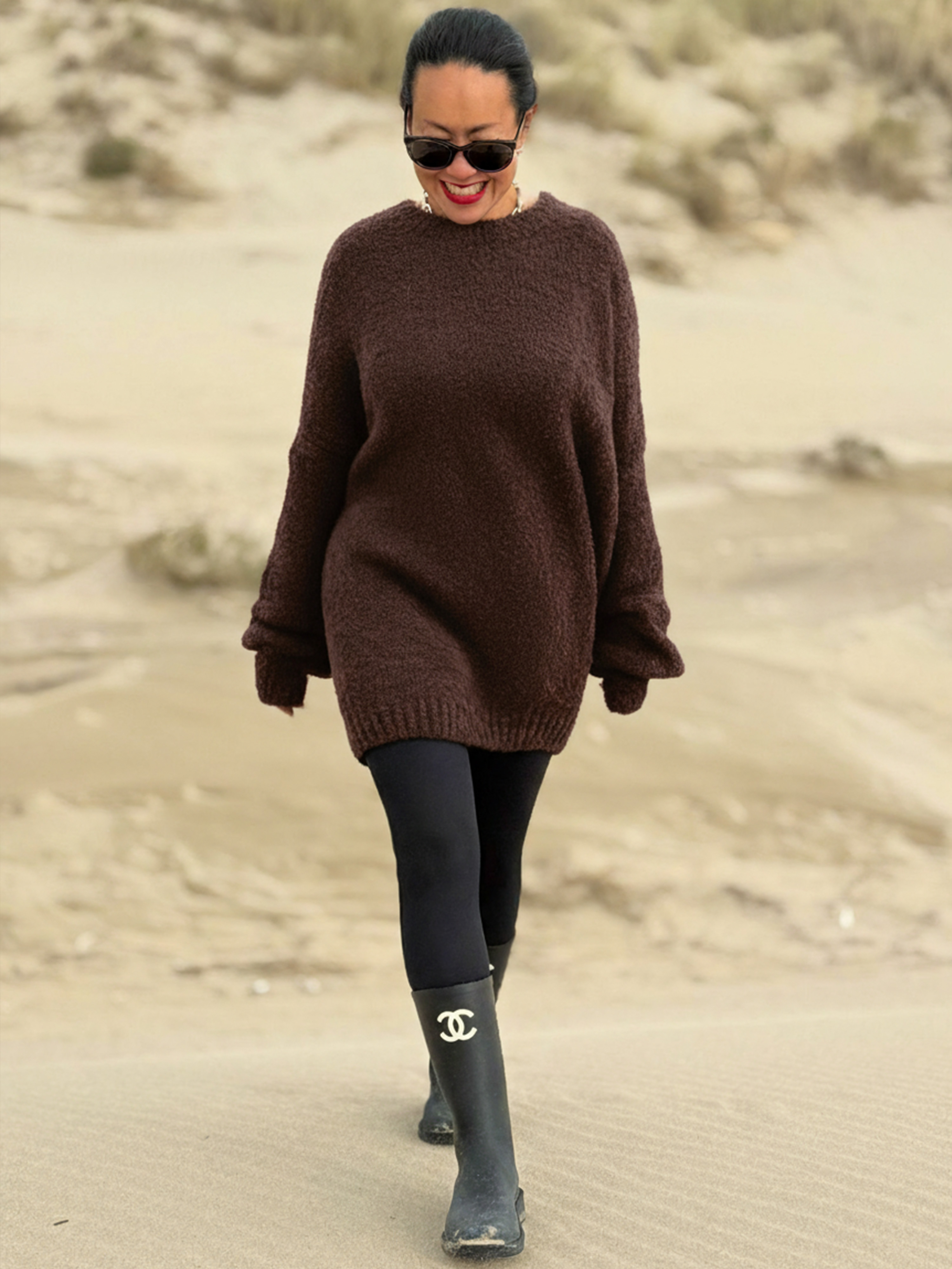 Oversize Bouclé Strickpullover mit Rundhalsausschnitt - Schoko