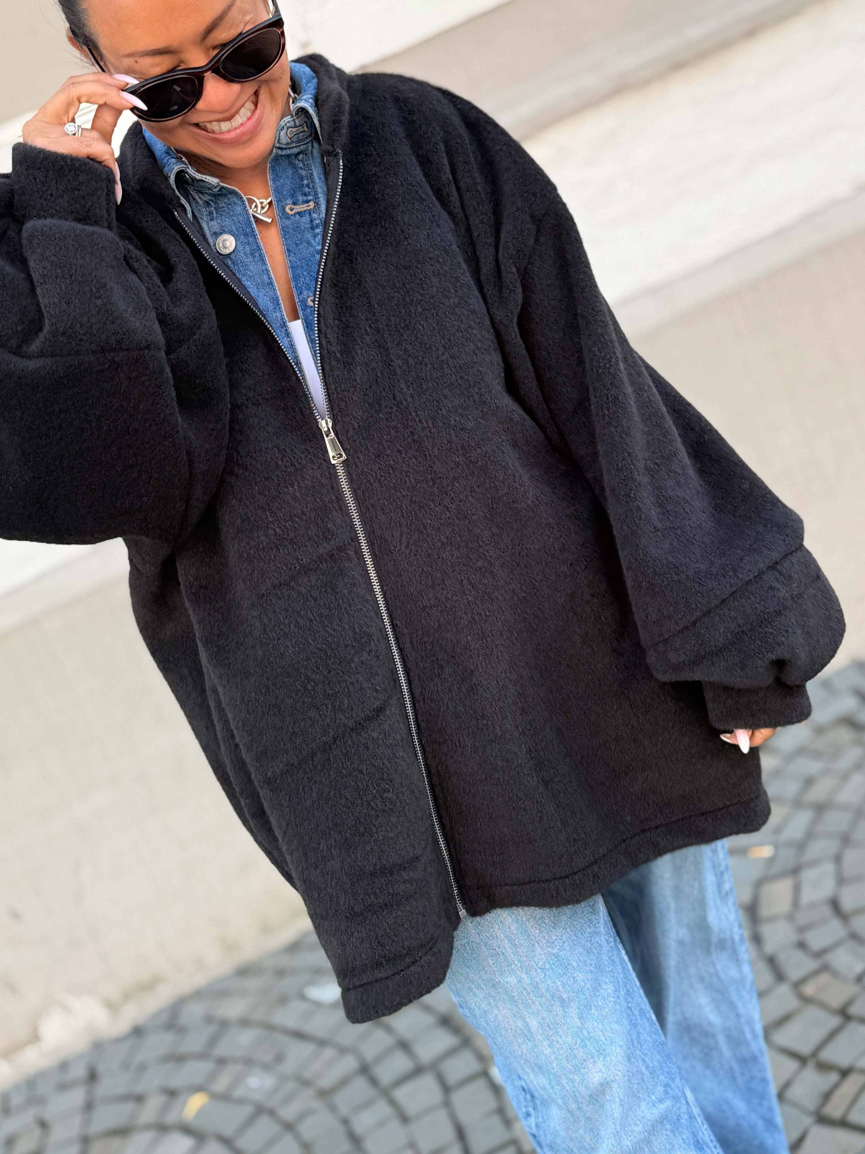 Oversize Jacke mit Taschen - SIGNATURE - Schwarz Oversize Jacke mit Taschen - SIGNATURE - Schwarz