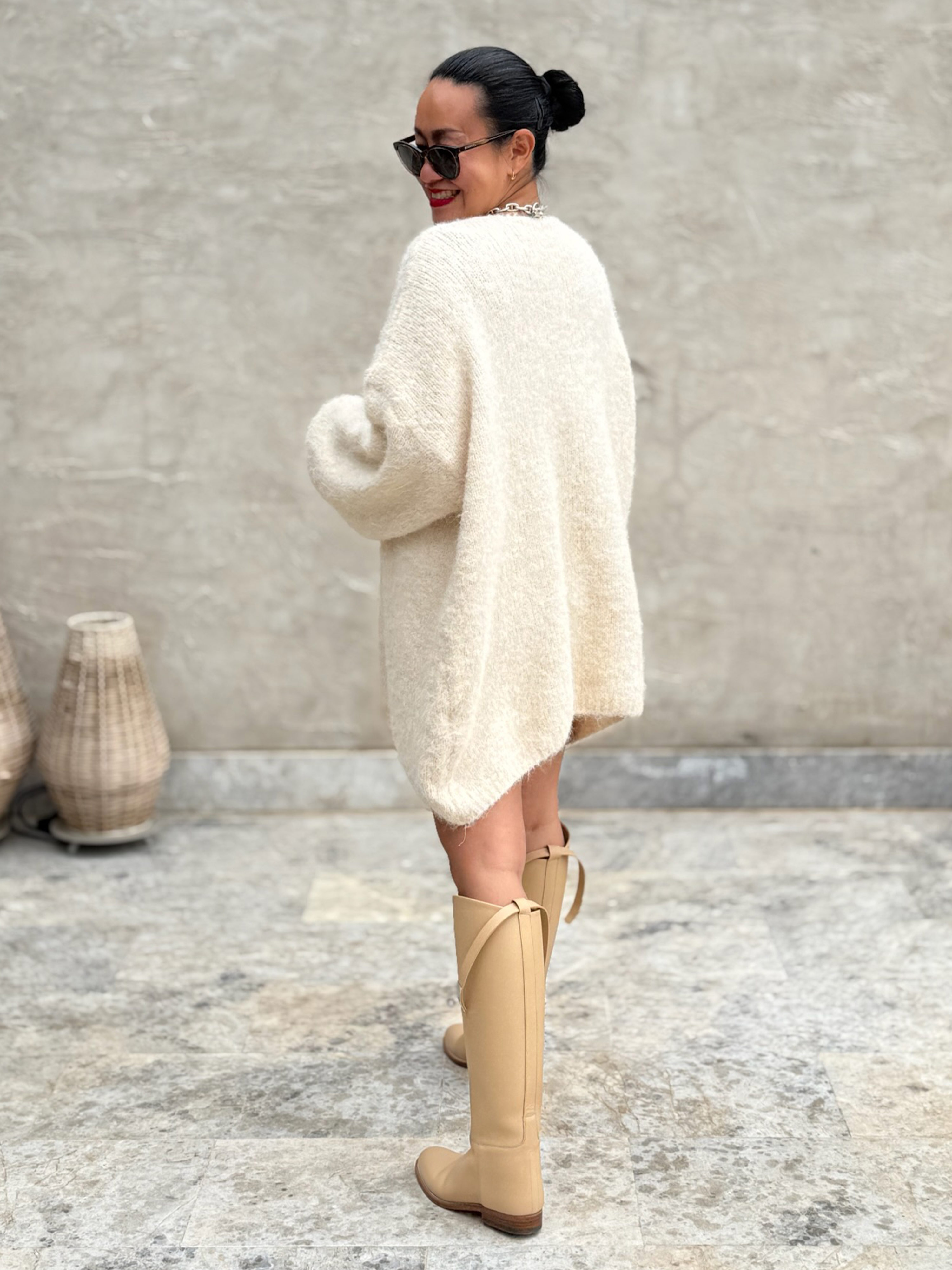 Oversize V-Ausschnitt Strickpullover mit Alpakawollanteil - Creme Oversize V-Ausschnitt Strickpullover mit Alpakawollanteil - Creme