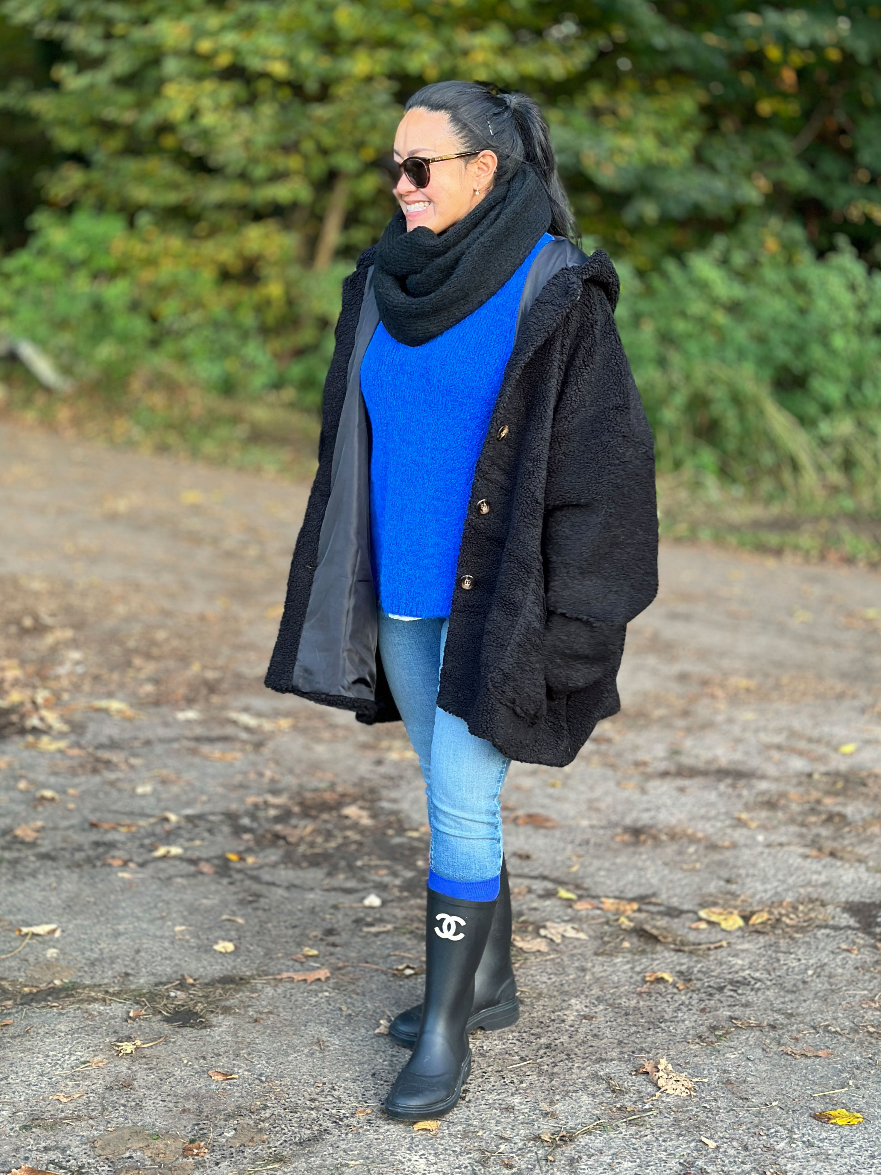 Teddylook Oversize Jacke mit Kapuze - Schwarz Teddylook Oversize Jacke mit Kapuze - Schwarz