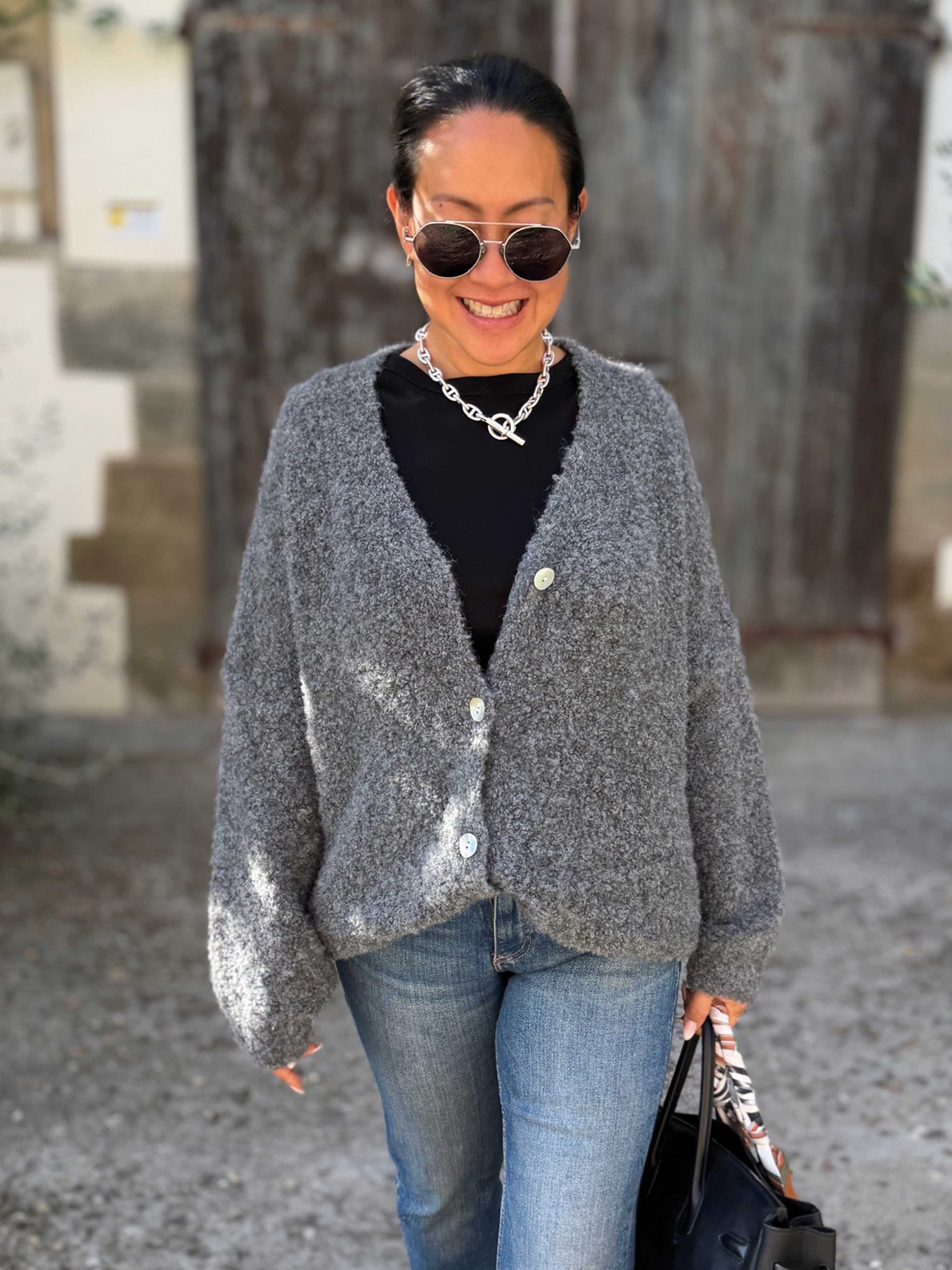 Oversize Bouclé Strickjacke mit V-Ausschnitt - Grau