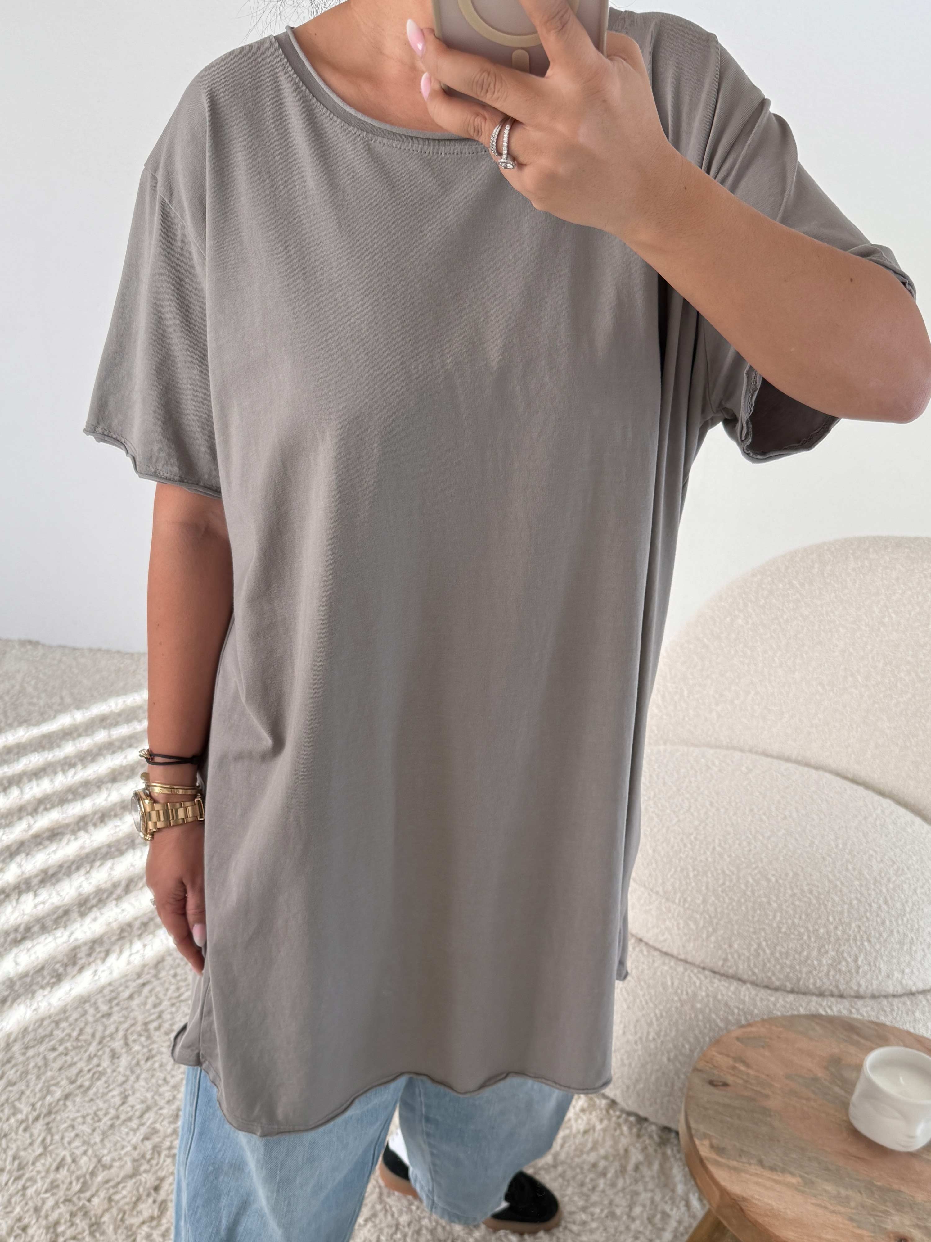 Basic Long Kurzarmshirt - Taupe Basic Long Kurzarmshirt - Taupe