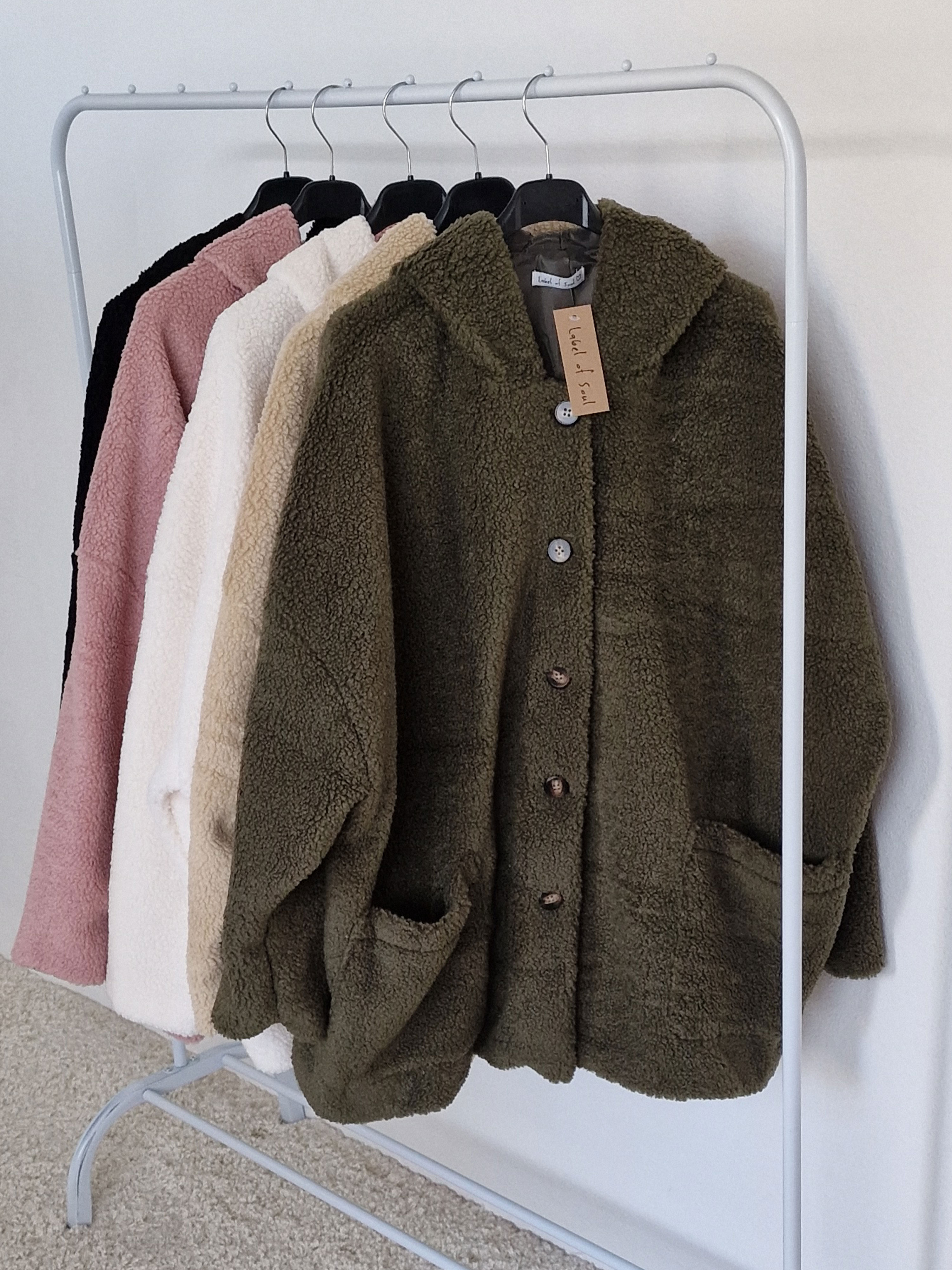 Teddylook Oversize Jacke mit Kapuze - Olive Teddylook Oversize Jacke mit Kapuze - Olive