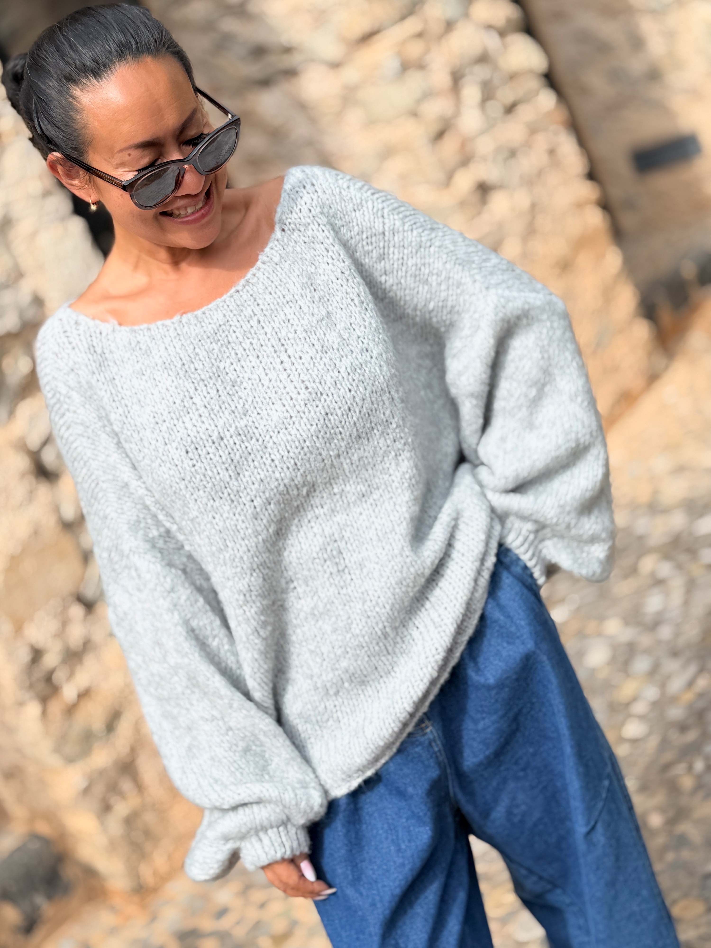 Oversize Cropped Strickpullover - FLAUSCHI - Hellgrau